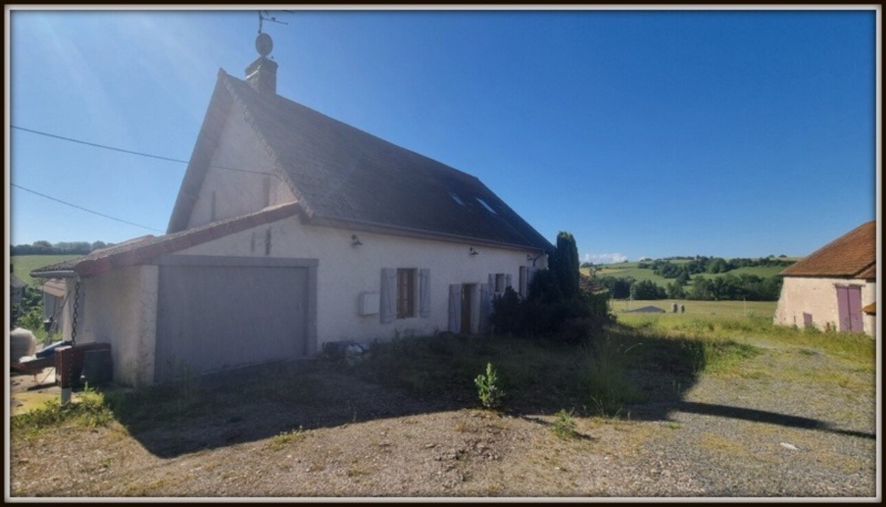 Photos 4 - Tourist - Dpt Allier (03), for sale near LAPALISSE property comprising two houses, outbuildings, and 18 hectar