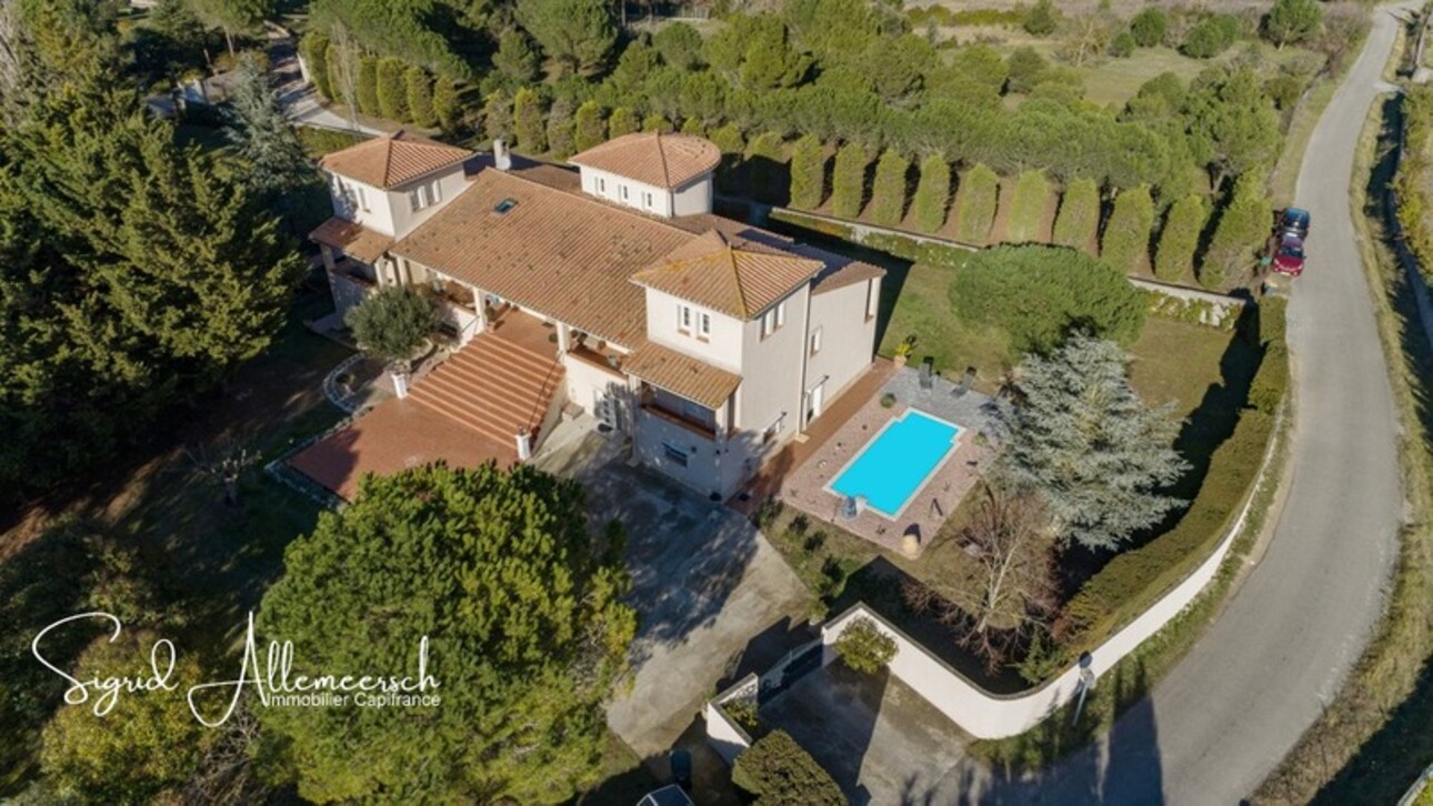 Photos 2 - Prestige - AUDE, En périphérie de Carcassonne, tout proche d’un village audois avec écoles, à 3 km des commodités et 8 km de la zone commerciale et l'entrée d'autoroute, dans un secteur résidentiel, venez découvrir cette belle propriété de plus de 240m²