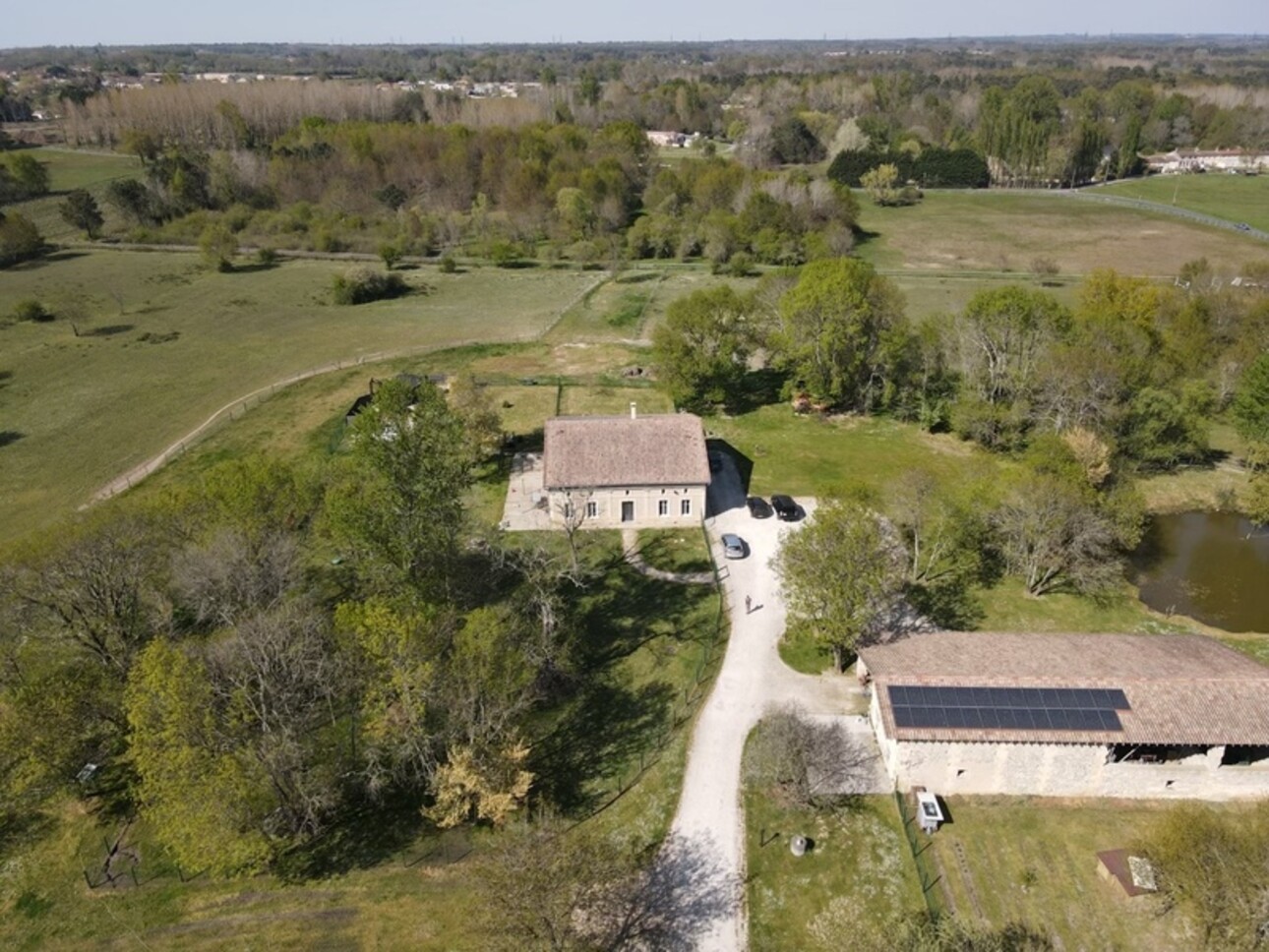 Photos 2 - Forestière - Propriété en pierre rénovée de 7ch sur 456m2 proche de Bordeaux