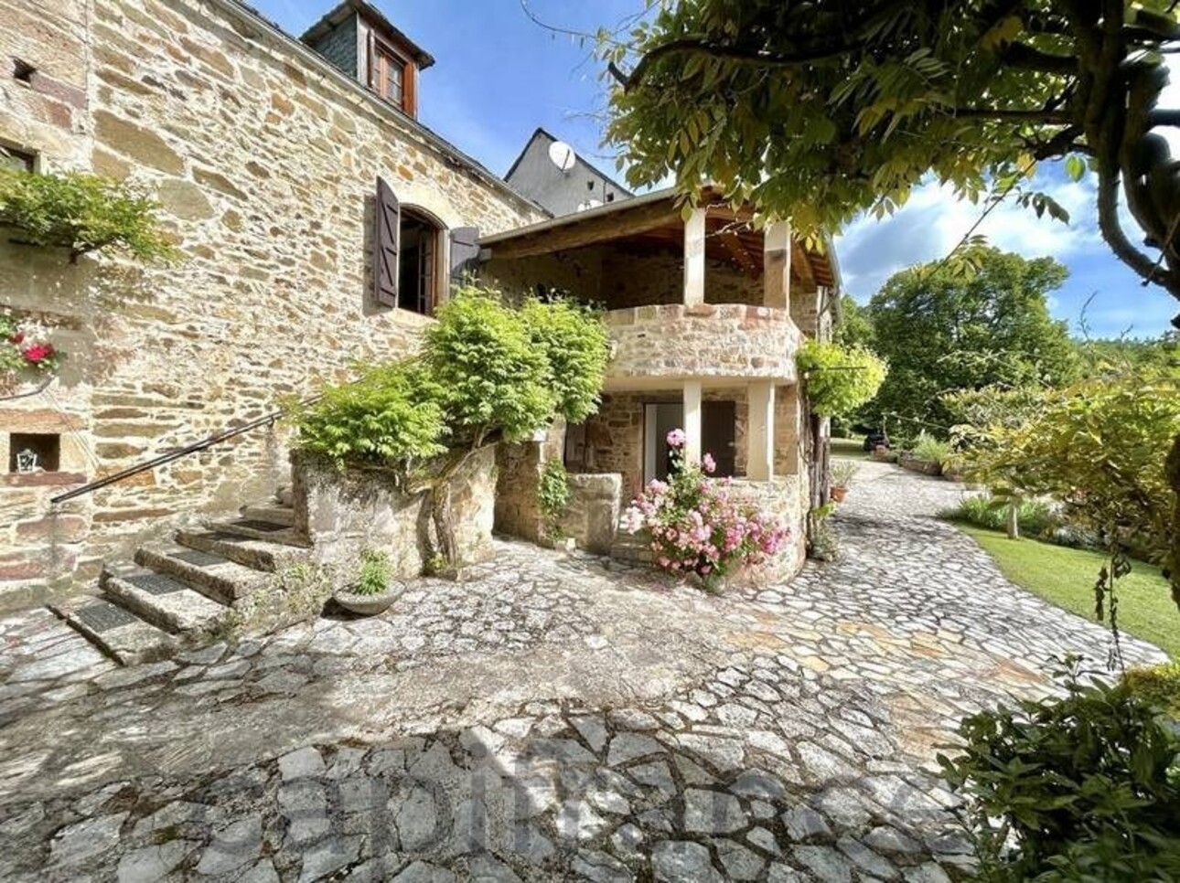 Photos 5 - Prestigious - Vast property with magnificent view of Najac, 15 bedrooms, swimming pool, tennis