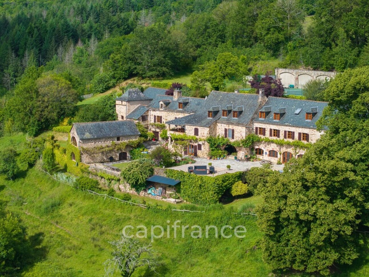 Photos 34 - Prestigious - Vast property with magnificent view of Najac, 15 bedrooms, swimming pool, tennis