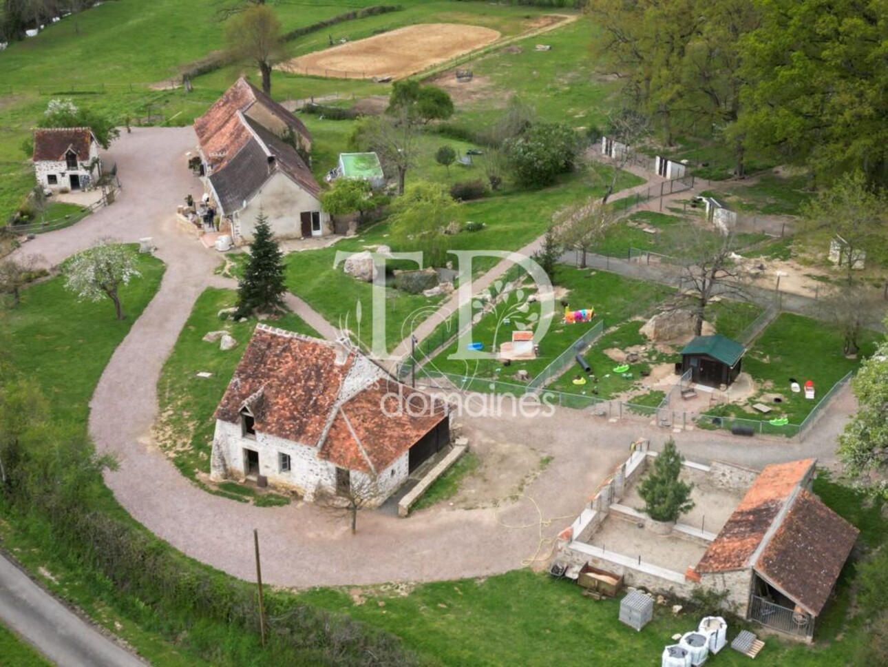 Photos 12 - Equestrian - Propriété rurale et équestre avec élevage canin sur 3.7 hect