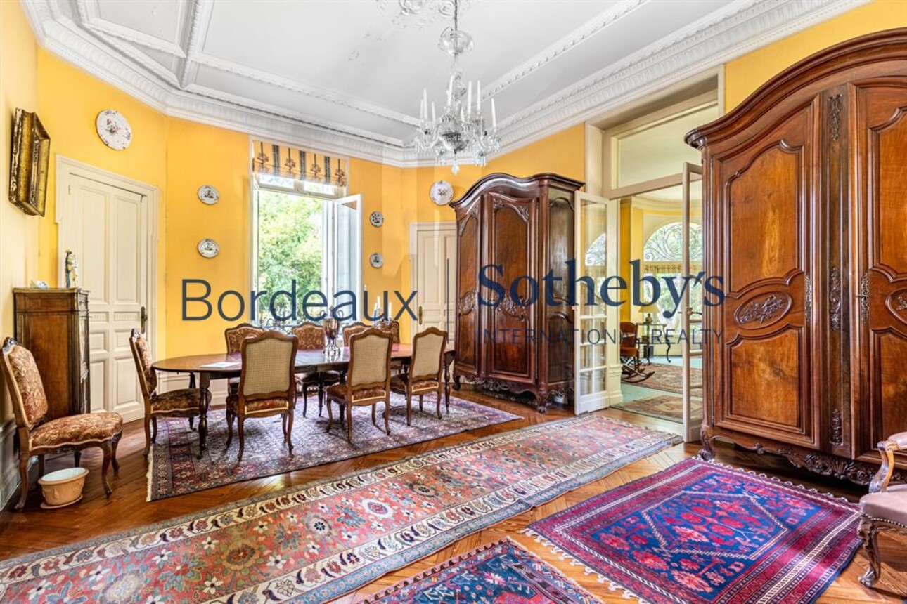 Photos 4 - Prestigious - LE BOUSCAT - SUPERB FAMILY HOME SURROUNDED BY SPLENDID GROUNDS, SWIMMING POOL.