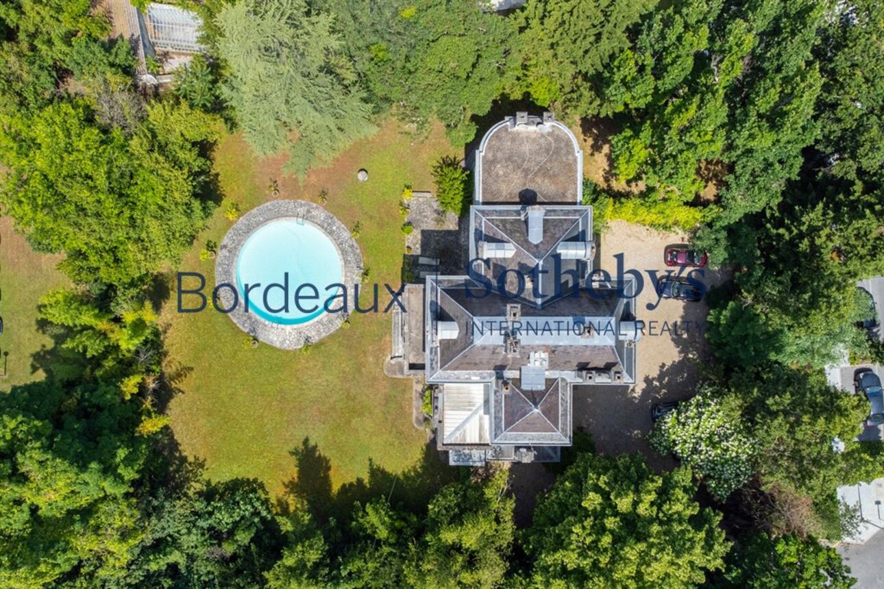 Photos 11 - Prestigious - LE BOUSCAT - SUPERB FAMILY HOME SURROUNDED BY SPLENDID GROUNDS, SWIMMING POOL.