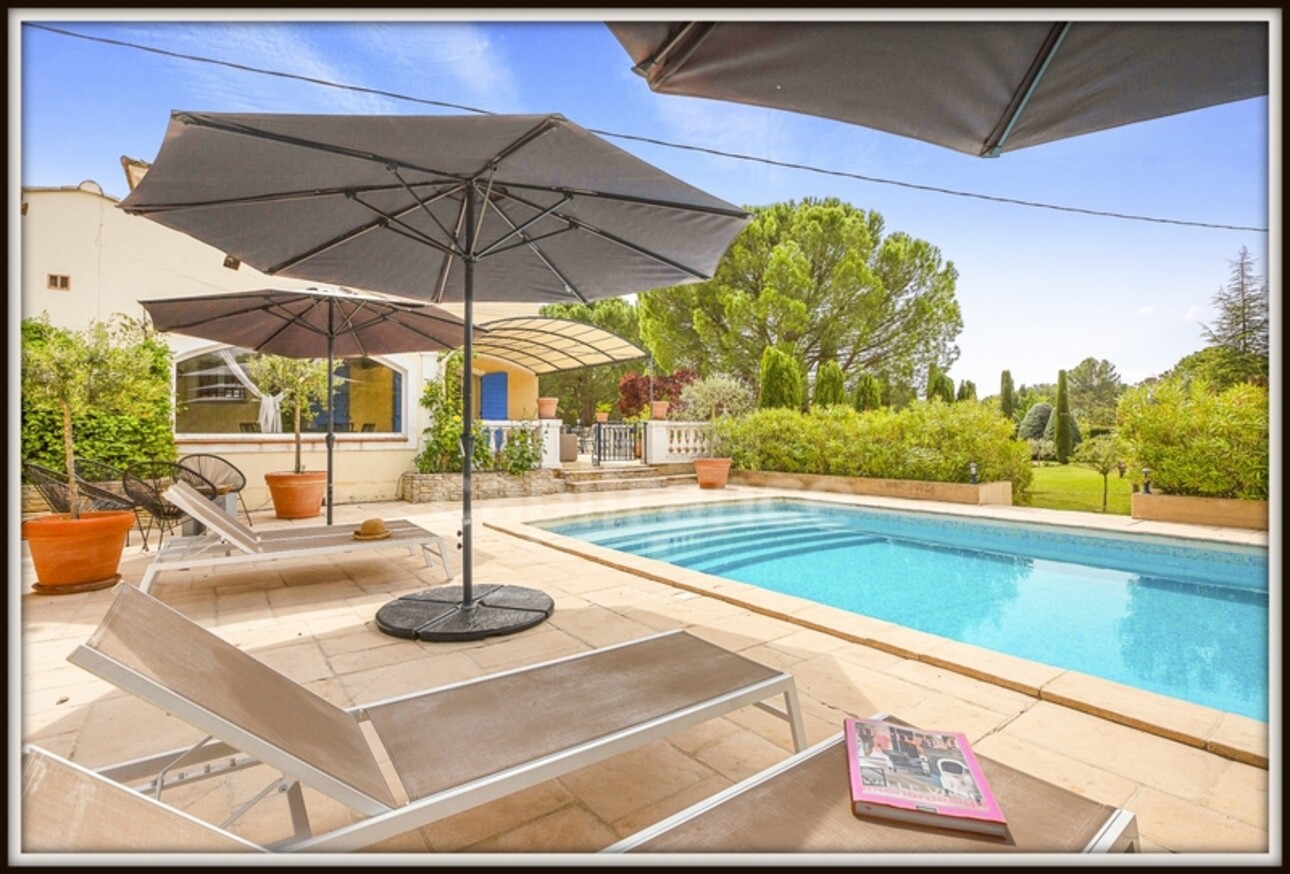 Photos 2 - Prestigious - DRAGUIGNAN property offering a villa with 8 rooms and an independent studio in a large enclosed gard