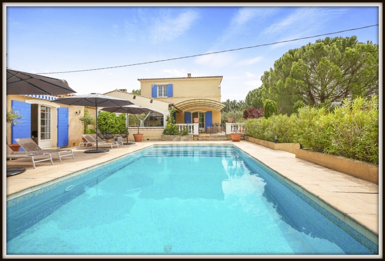 Photos 6 - Prestigious - DRAGUIGNAN property offering a villa with 8 rooms and an independent studio in a large enclosed gard