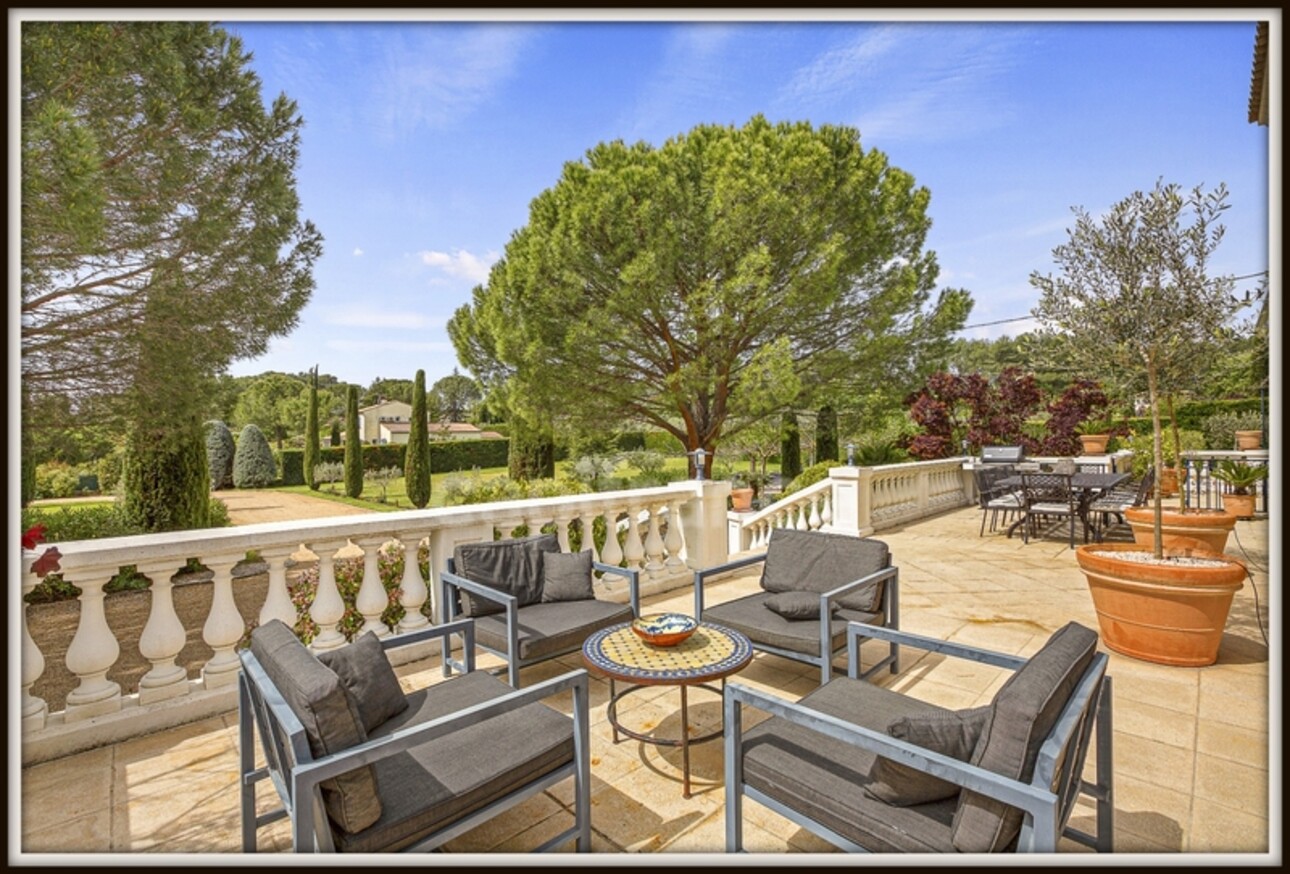 Photos 11 - Prestigious - DRAGUIGNAN property offering a villa with 8 rooms and an independent studio in a large enclosed gard