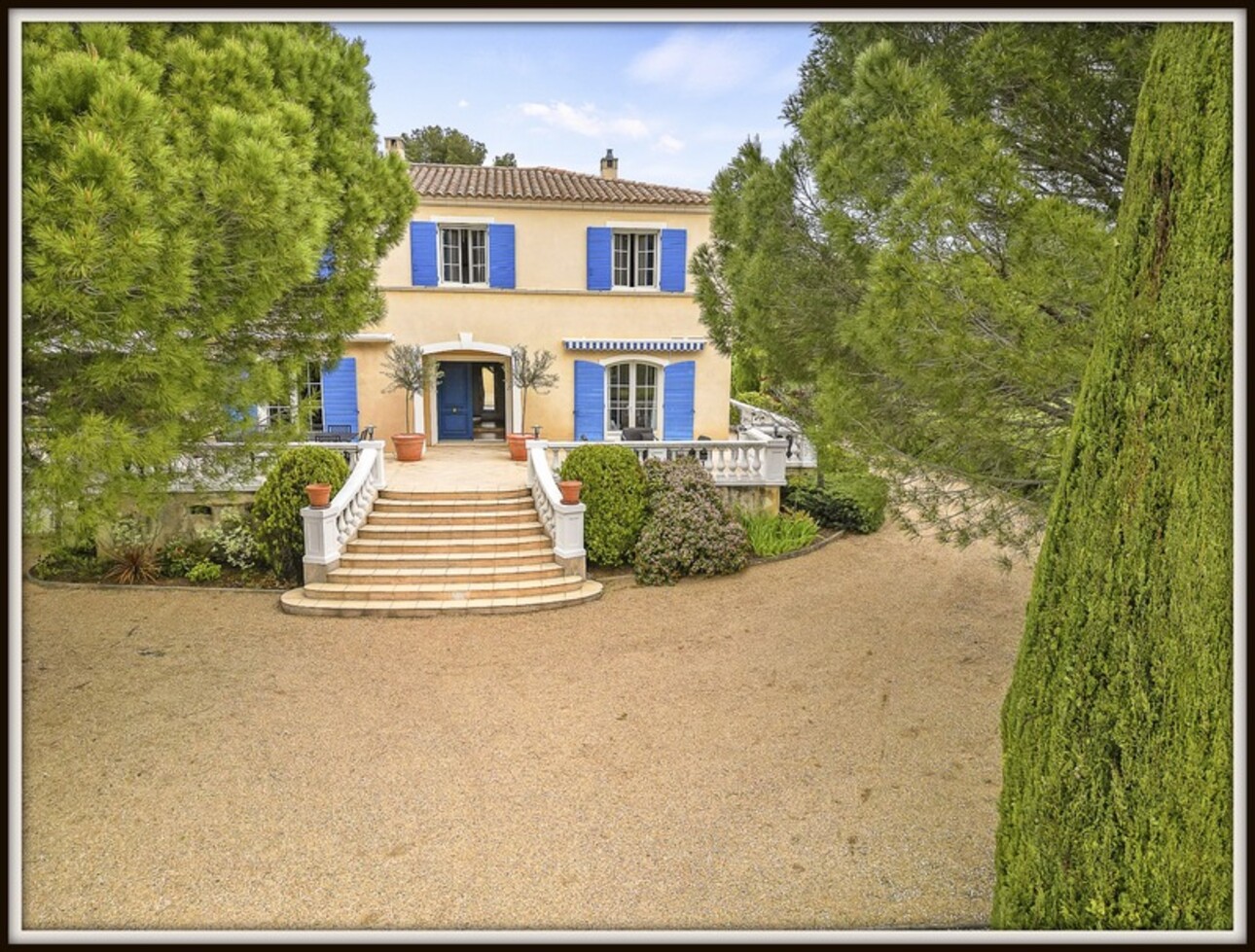 Photos 16 - Prestigious - DRAGUIGNAN property offering a villa with 8 rooms and an independent studio in a large enclosed gard