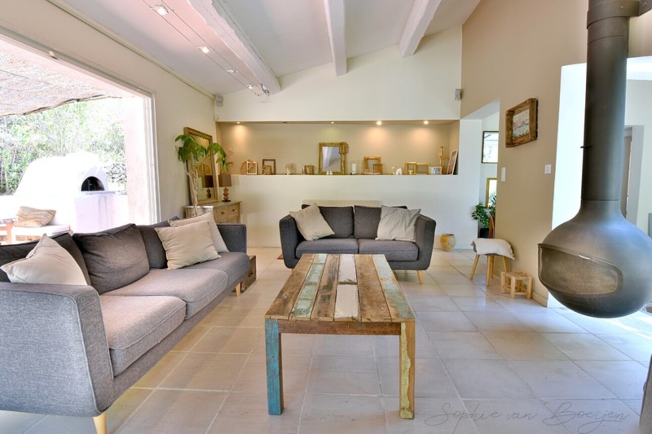 Photos 8 - Prestigious - Property for sale south of AIX EN PROVENCE (13), 230 sqm on a 4,000 sqm plot, 6 bedrooms, garage, po