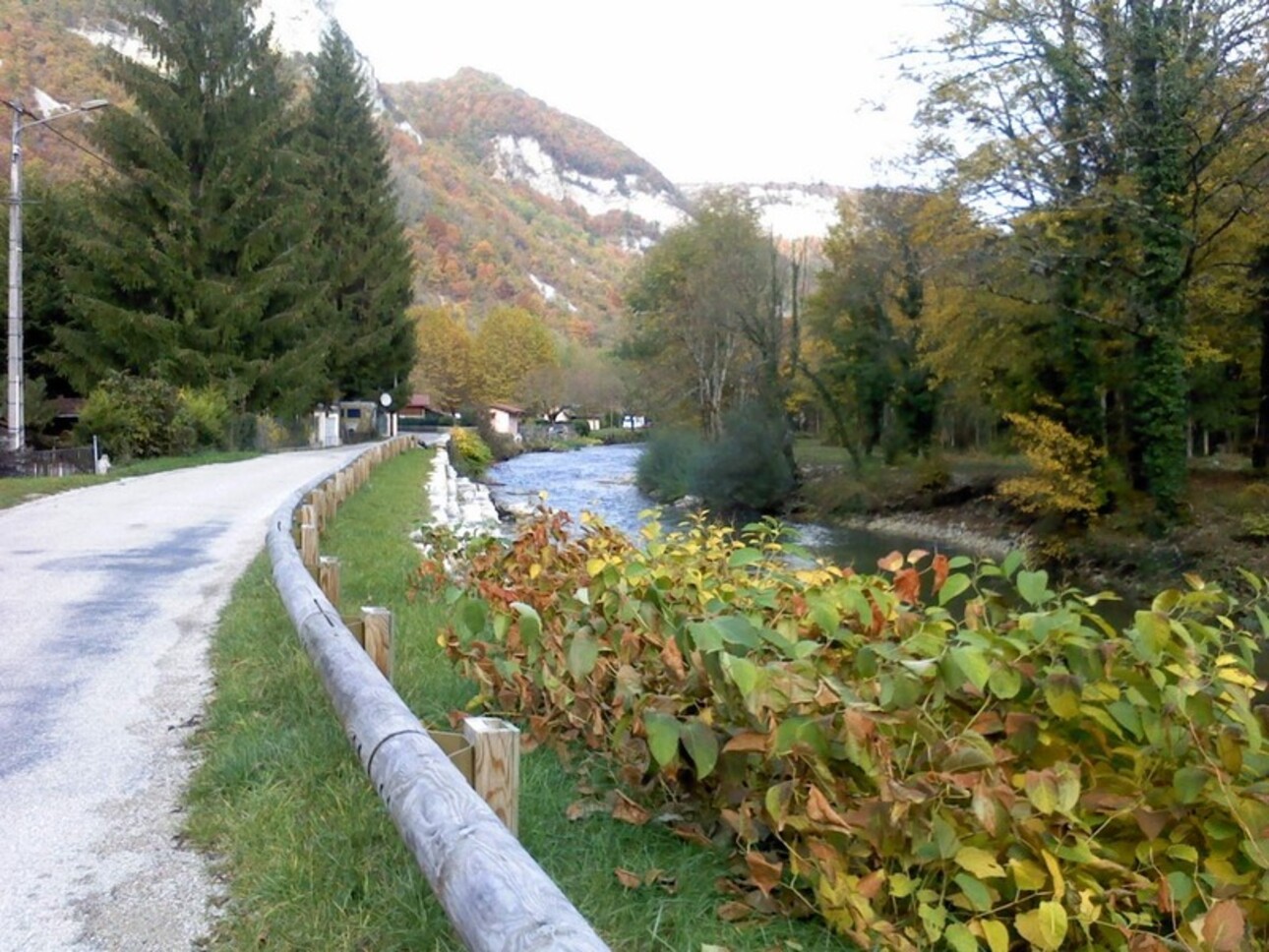 Photos 32 - Foncière - Terrain de loisir à vendre  CHALEY (01) 204 m² avec carport