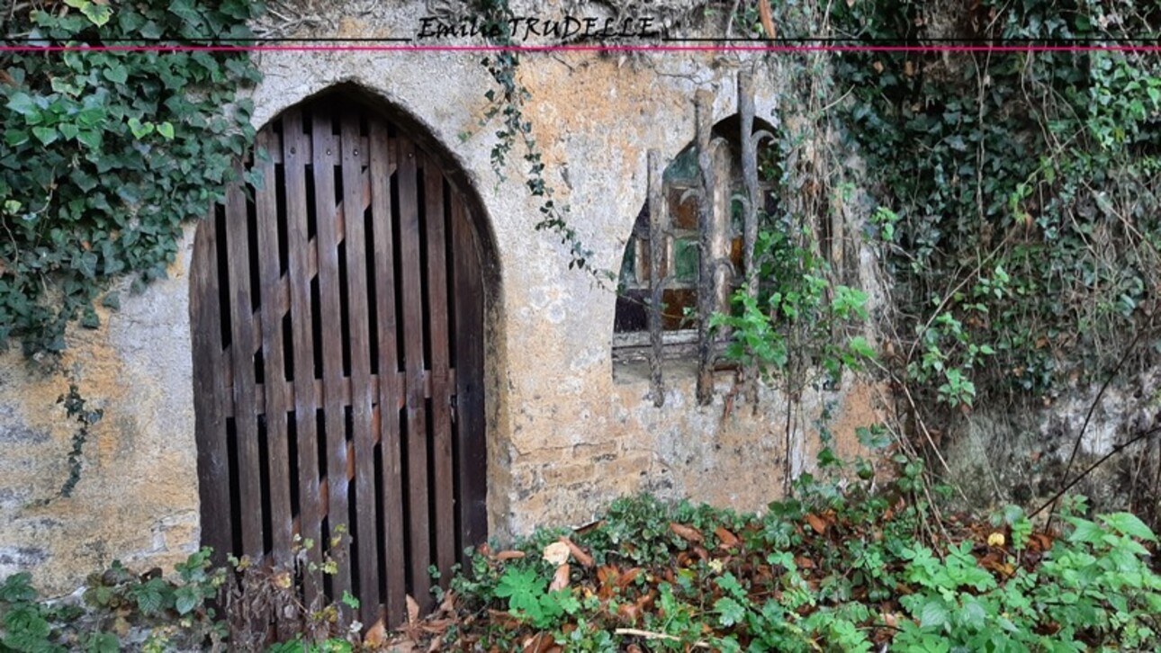 Photos 3 - Land - Dpt Sarthe (72), for sale LA CHARTRE SUR LE LOIR land + 2 beautiful CELLARS