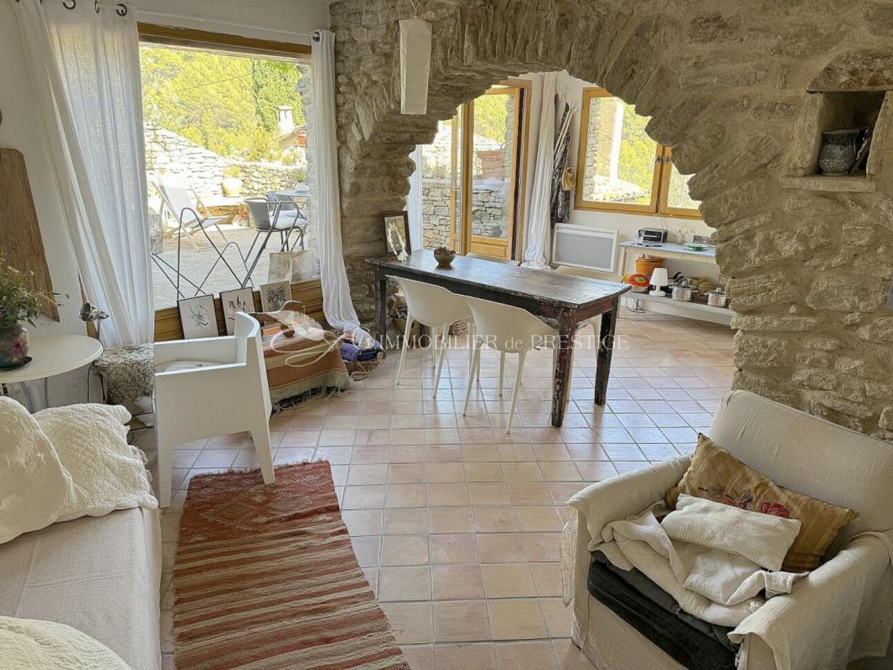 Photos 6 - Prestigious - A Saumane de Vaucluse, une maison de village