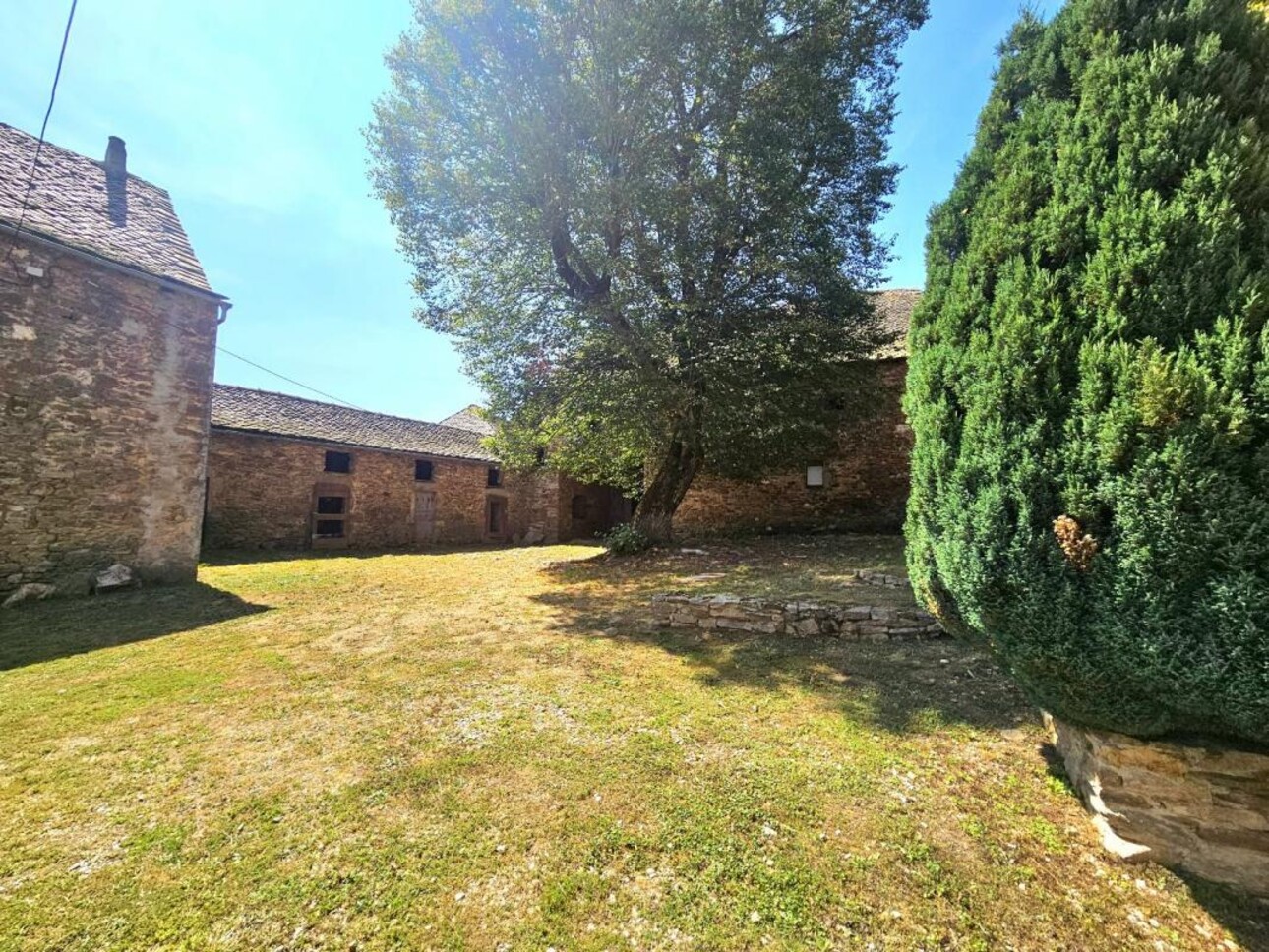 Photos 3 - Tourist - Farm with outbuildings