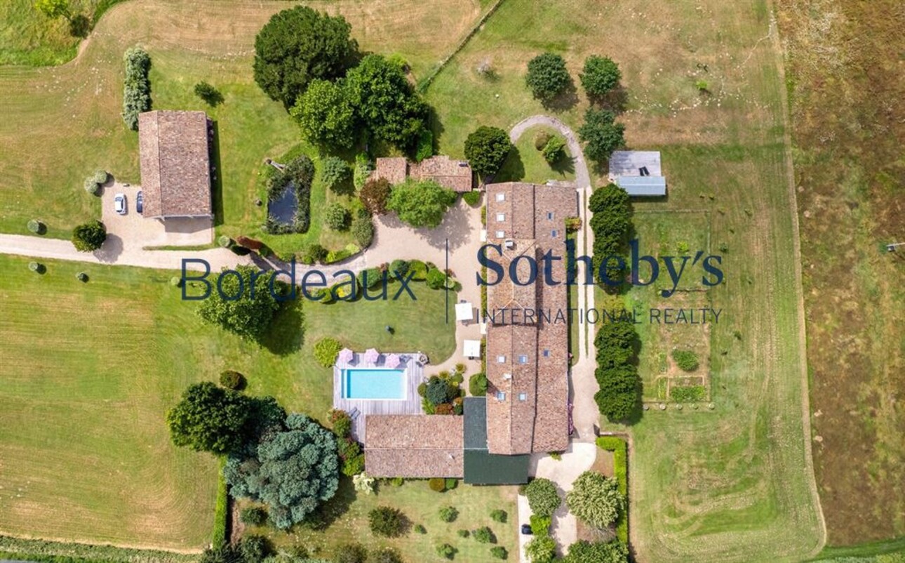 Photos 2 - Prestigious - BORDEAUX 35 MINUTES - SUMPTUOUS MANSION PROPERTY XVIII° - 6 HECTARES - OUTBUILDINGS - SWIMMING POOL