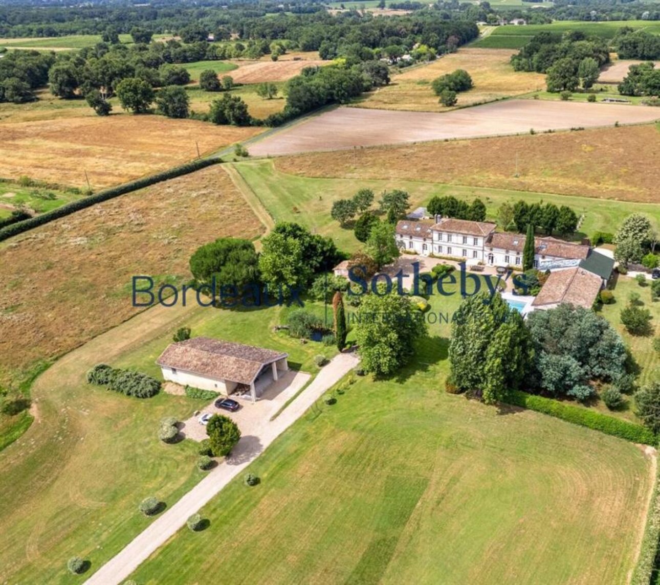 Photos 3 - Prestigious - BORDEAUX 35 MINUTES - SUMPTUOUS MANSION PROPERTY XVIII° - 6 HECTARES - OUTBUILDINGS - SWIMMING POOL