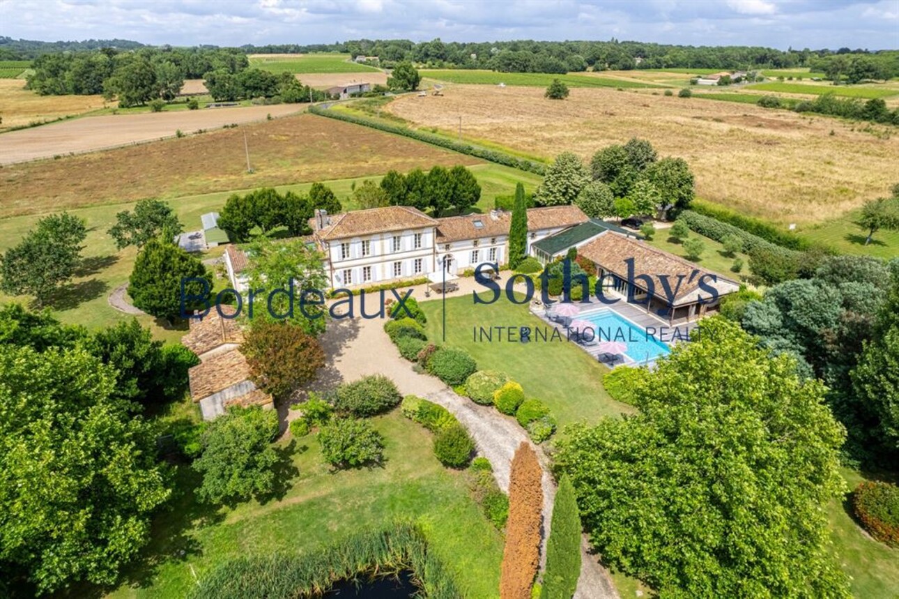 Photos 18 - Prestigious - BORDEAUX 35 MINUTES - SUMPTUOUS MANSION PROPERTY XVIII° - 6 HECTARES - OUTBUILDINGS - SWIMMING POOL