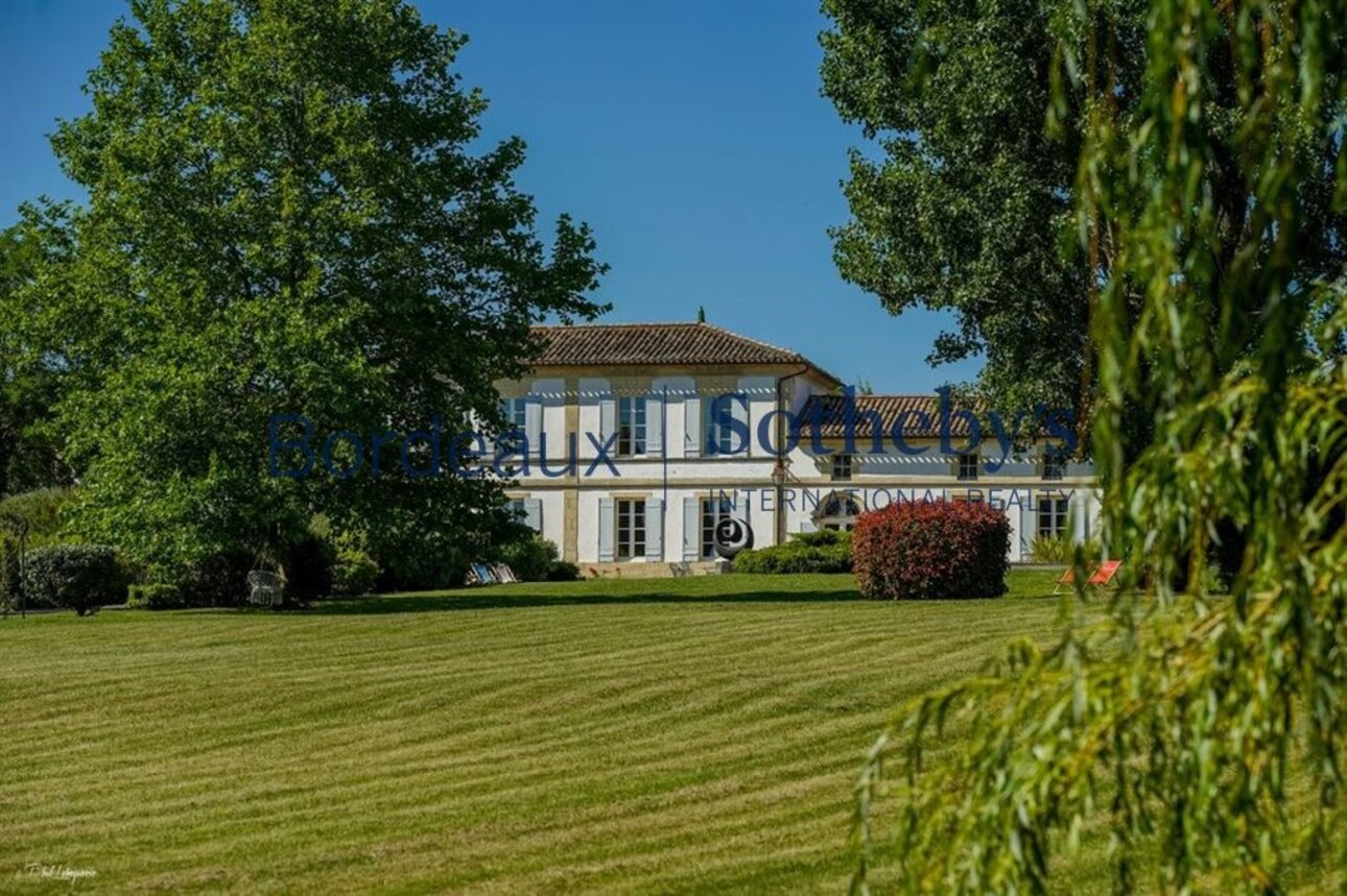 Photos 20 - Prestigious - BORDEAUX 35 MINUTES - SUMPTUOUS MANSION PROPERTY XVIII° - 6 HECTARES - OUTBUILDINGS - SWIMMING POOL