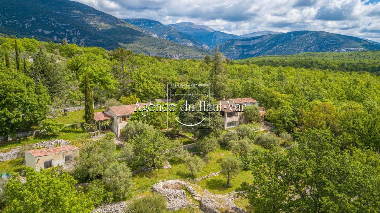 Photos 1 - Touristique - Petite propriété : deux maisons en pierres sur 1,3 hectares