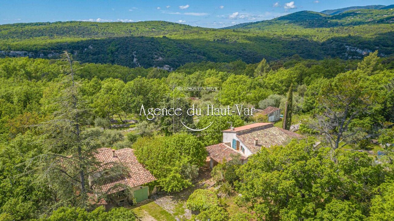 Photos 2 - Touristique - Petite propriété : deux maisons en pierres sur 1,3 hectares