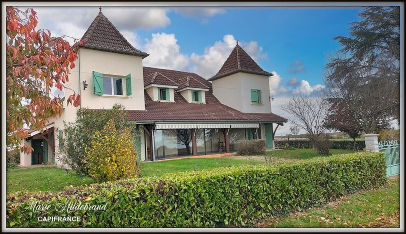 Photos 1 - Agricole - Propriété de plus de 170m² - 4 chambres - dépendances et 40 hectares de terres agricoles