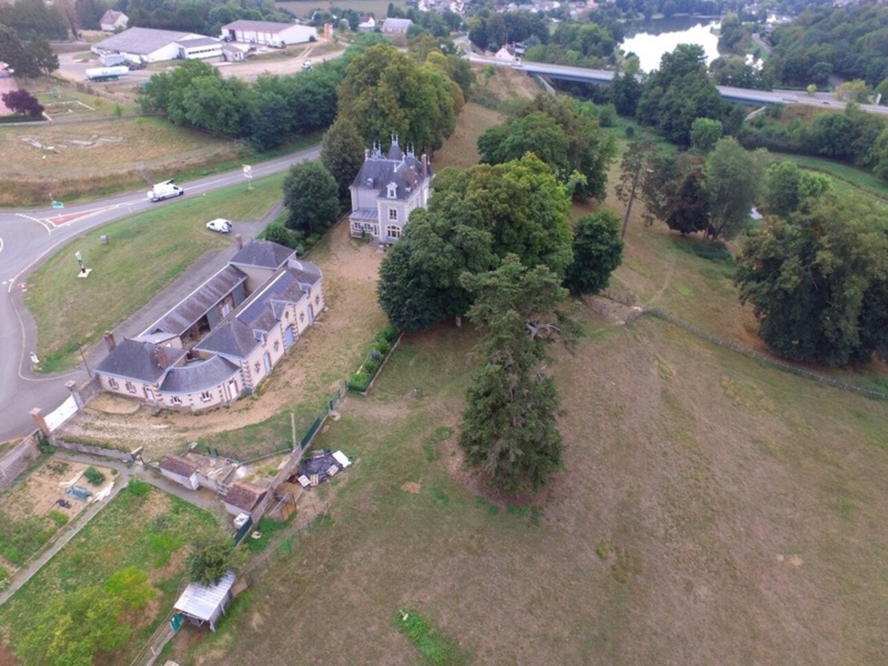 Photos 1 - Equestrian - Dpt Sarthe (72), à vendre CONFLANS SUR ANILLE propriete P3 de 63 m² - Terrain de 30 000,00 m²