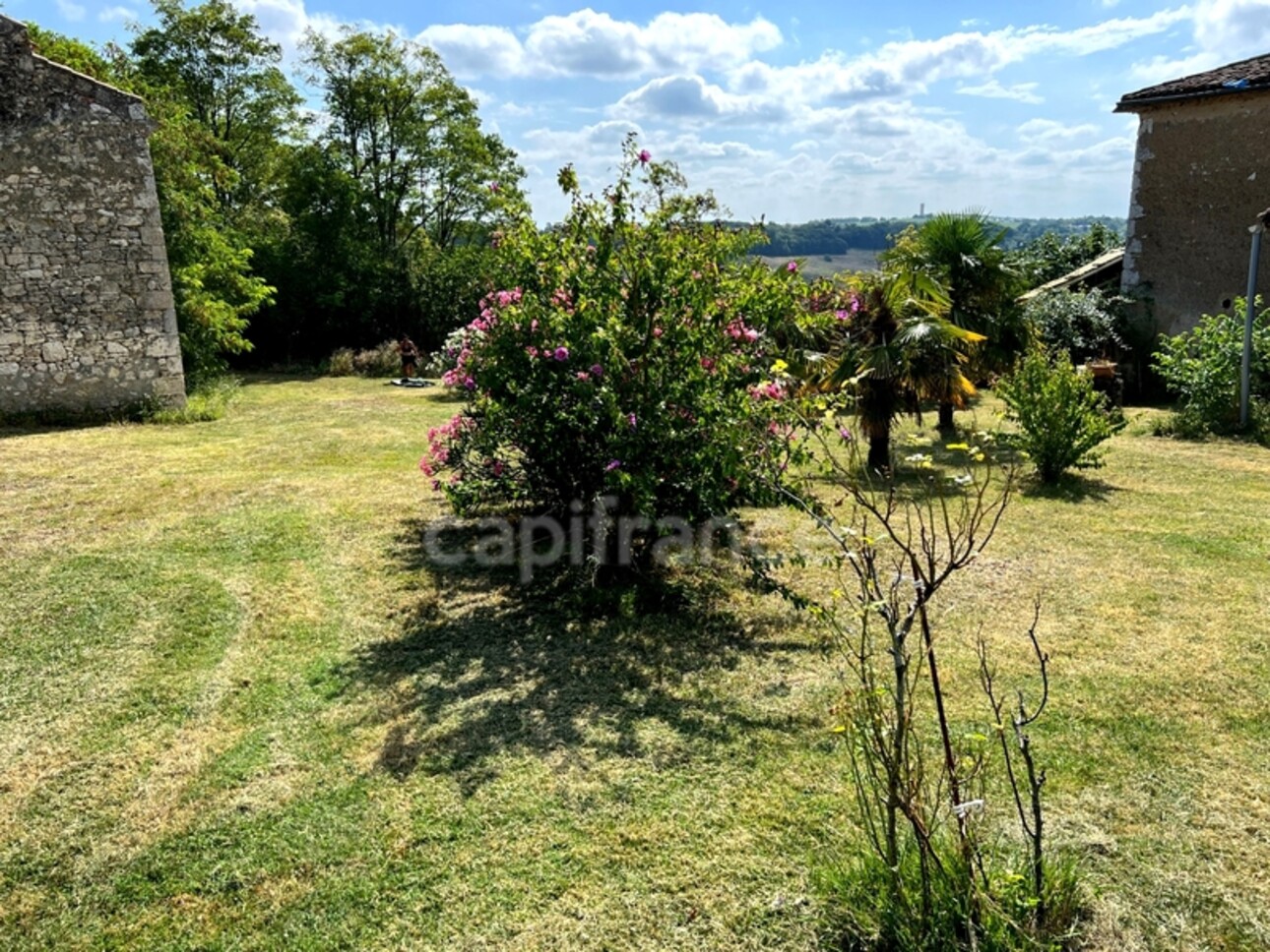 Photos 20 - Touristique - Propriété (835 m2) à vendre avec maison de maître 6 pièces de 195 m2 et six dépendances, isolée, à 6 km de LECTOURE (32)