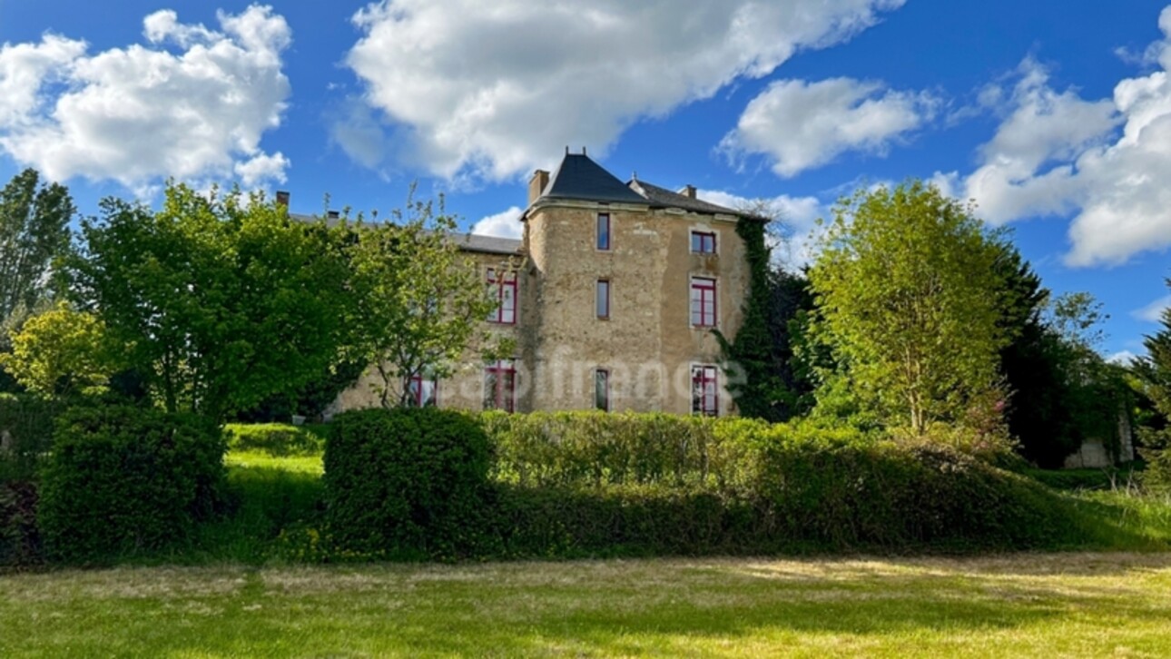 Photos 1 - Prestige - À vendre CHATEAU sur 6,46 Hectares proche de LE MANS (72)