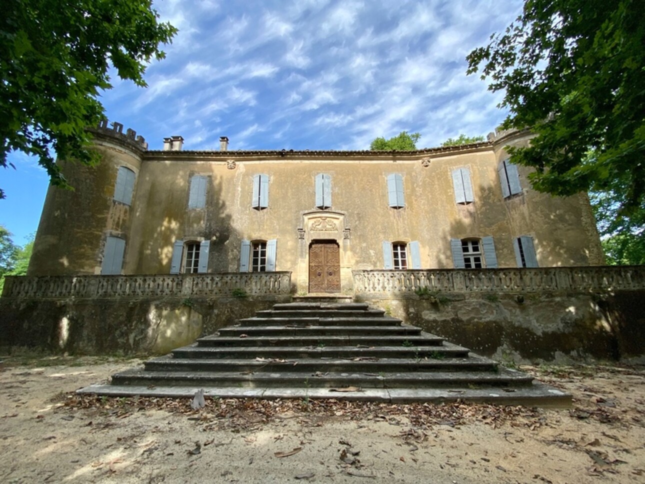 Photos 1 - Prestige - Dpt Gard (30), à vendre dans le Gard, propriété viticole en AOP Côtes du Rhône sur 25 hectares avec Château du XVème siècle