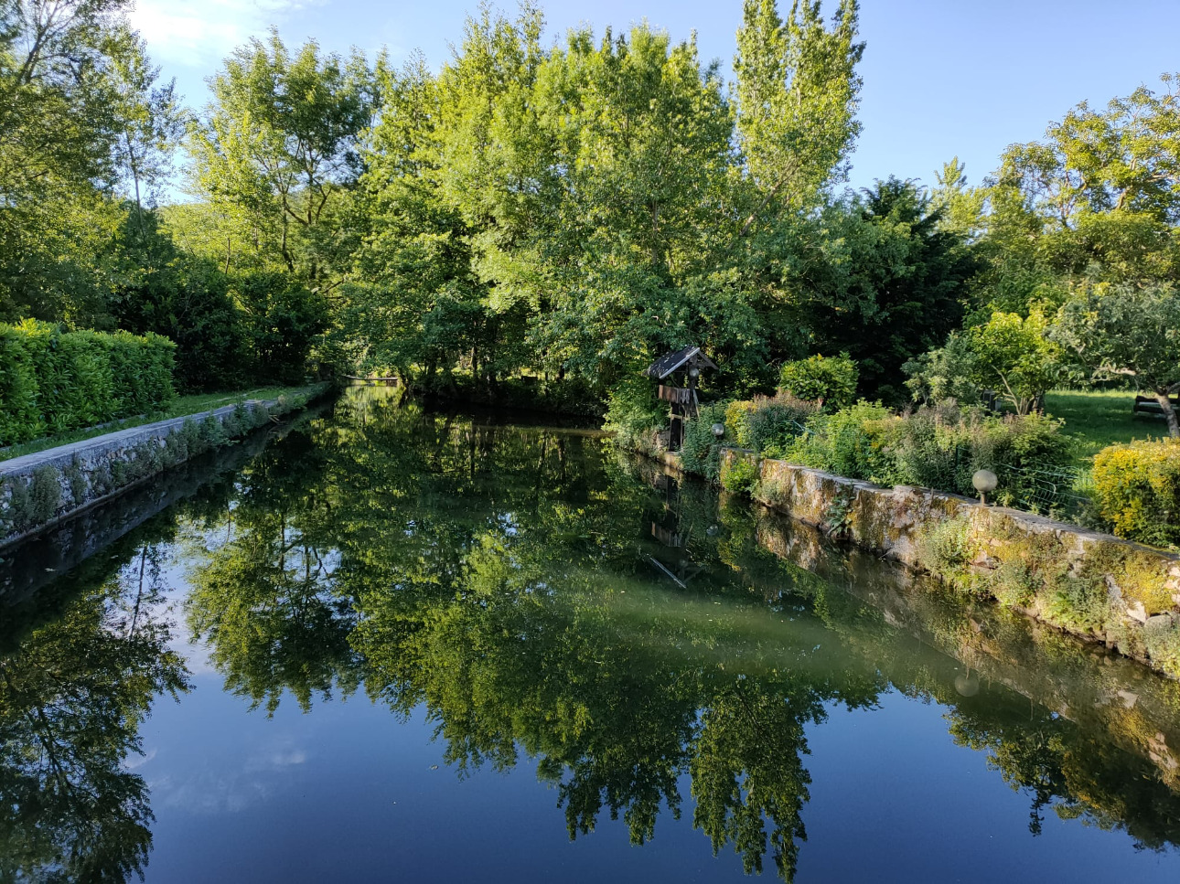 Photos 3 - Touristique - Moulin aménagé en 6 habitations sur plus d'un hectare.