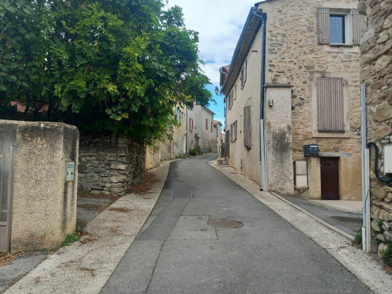 Photos 1 - Tourist - Forcalquier/Pierrerue Hangar en vente à 90 000€