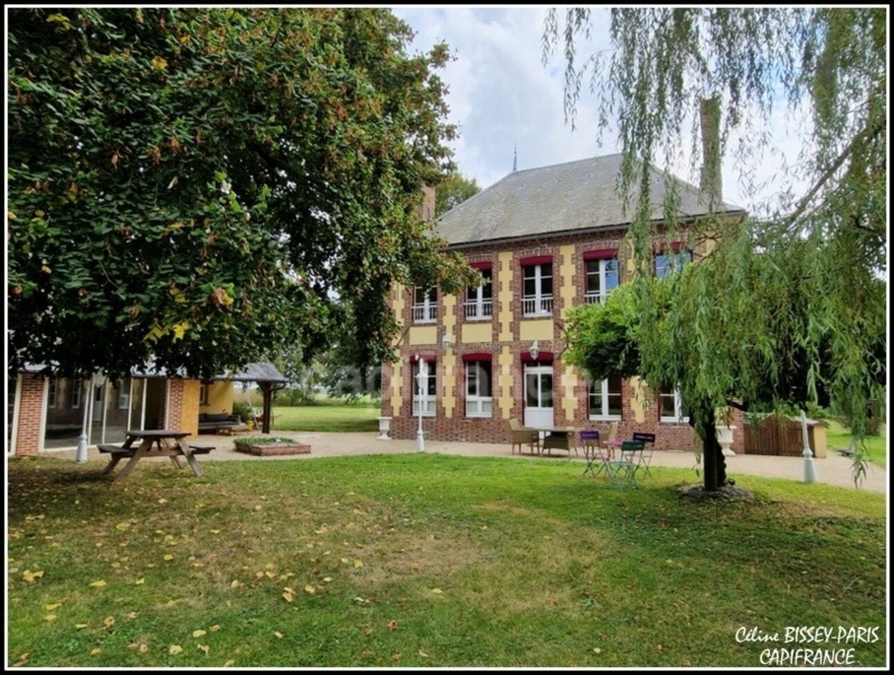 Photos 1 - Prestigious - Propriété avec piscine intérieure et studio indépendant