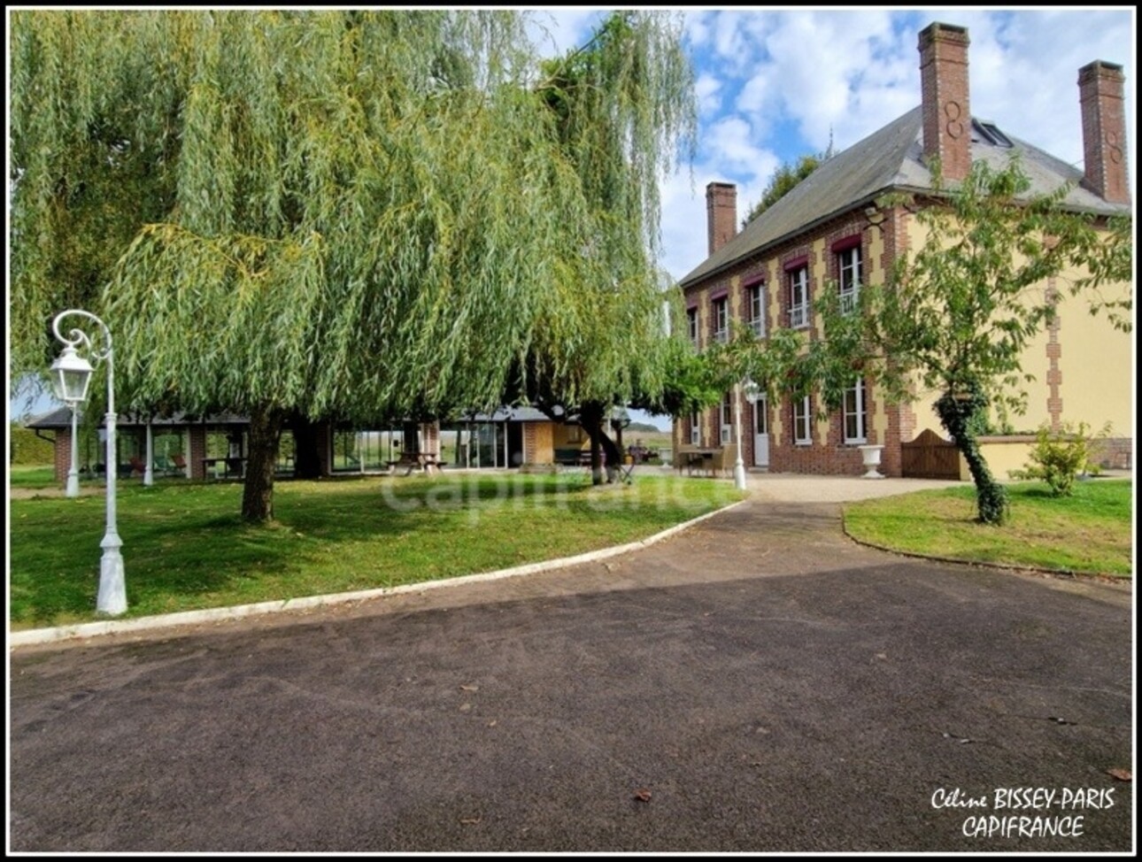 Photos 2 - Prestigious - Propriété avec piscine intérieure et studio indépendant