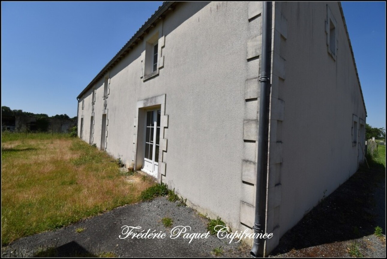 Photos 3 - Touristique - Dpt Charente Maritime (17), à vendre PONS ensemble immobilier 2 maisons, une de 197,32 m² habitable et une à terminer de 391 m² avec dépendances et terrain de 10 974,00 m²