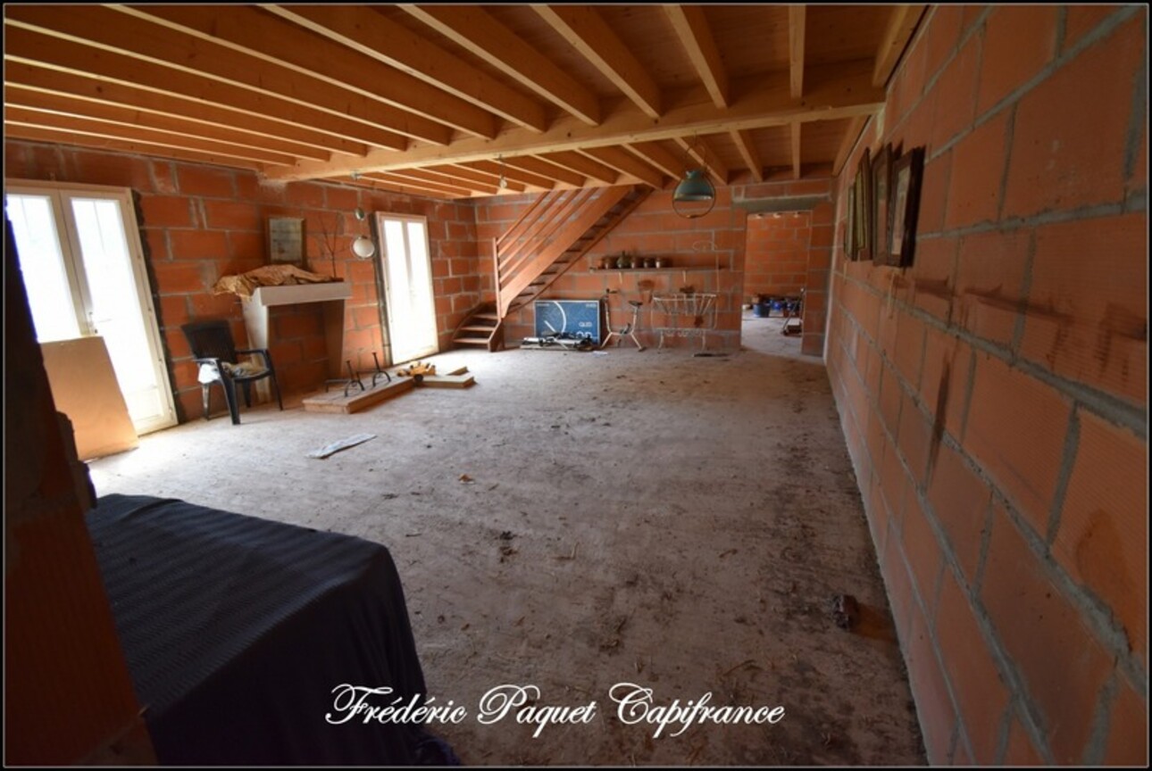 Photos 4 - Tourist - Dpt Charente Maritime (17), à vendre PONS ensemble immobilier 2 maisons, une de 197,32 m² habitable et une à terminer de 391 m² avec dépendances et terrain de 10 974,00 m²