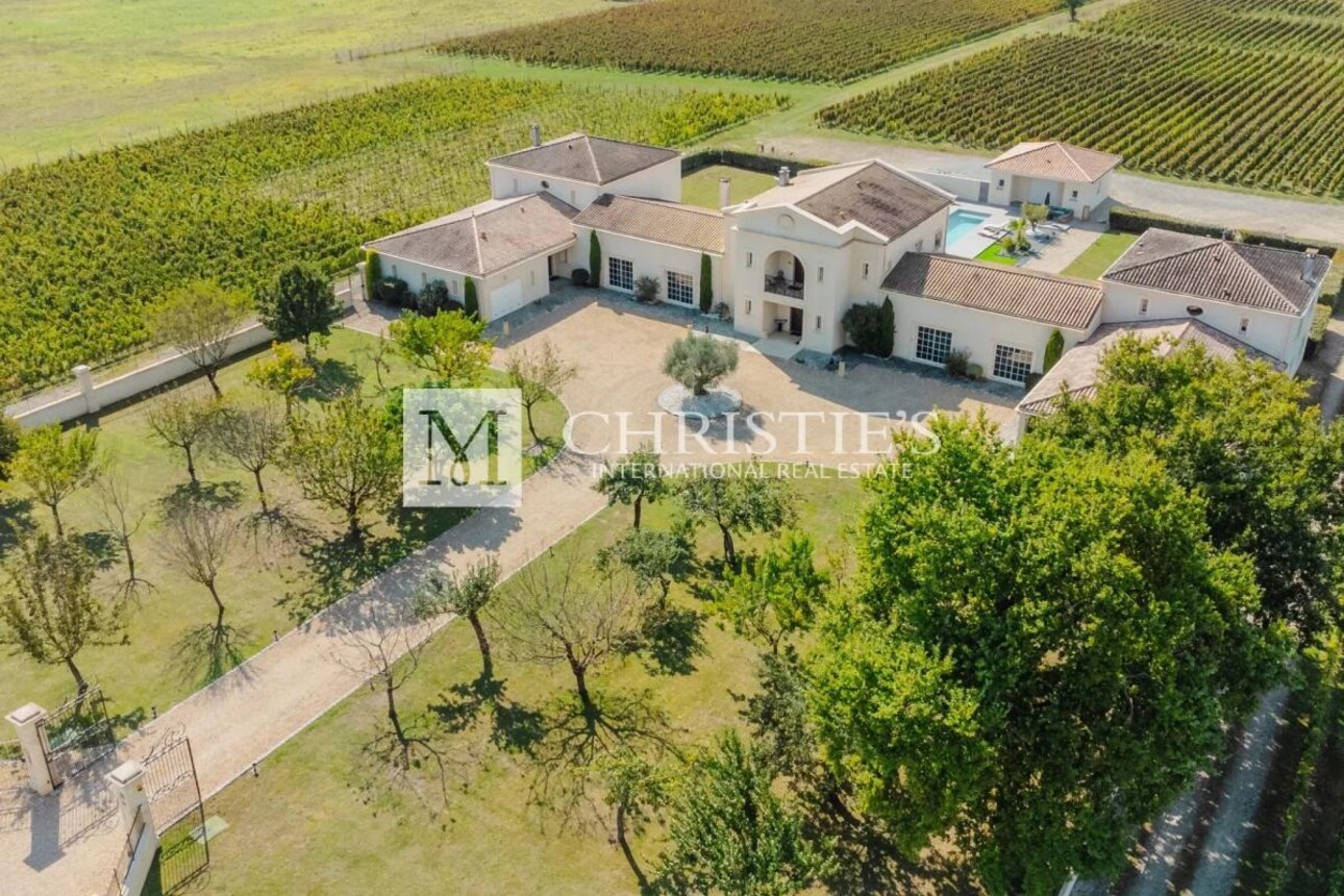 Photos 1 - Touristique - Impressionnante propriété de 6.5 ha - Vignoble en AOC Haut Médoc - Oenotourisme