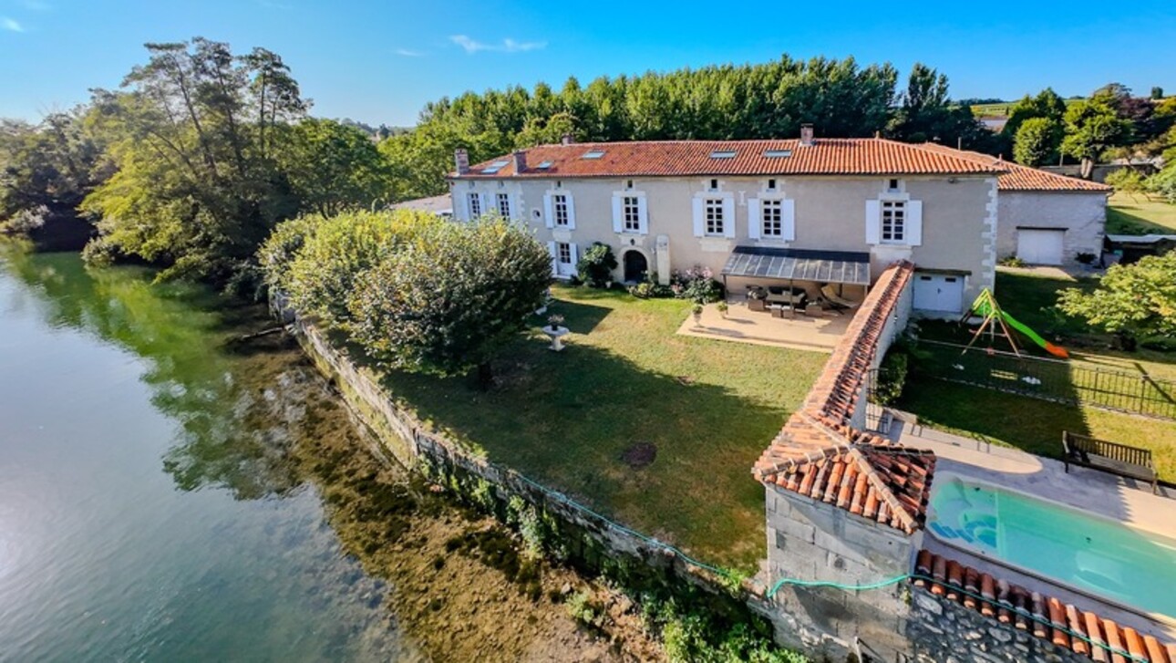 Photos 23 - Prestige - Propriété à vendre 10 pièces,  proche de COGNAC (16)