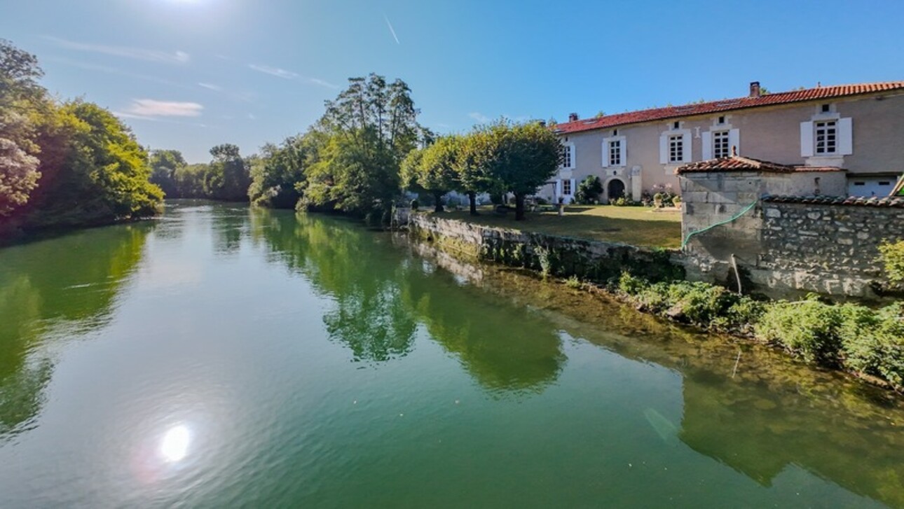 Photos 24 - Prestige - Propriété à vendre 10 pièces,  proche de COGNAC (16)