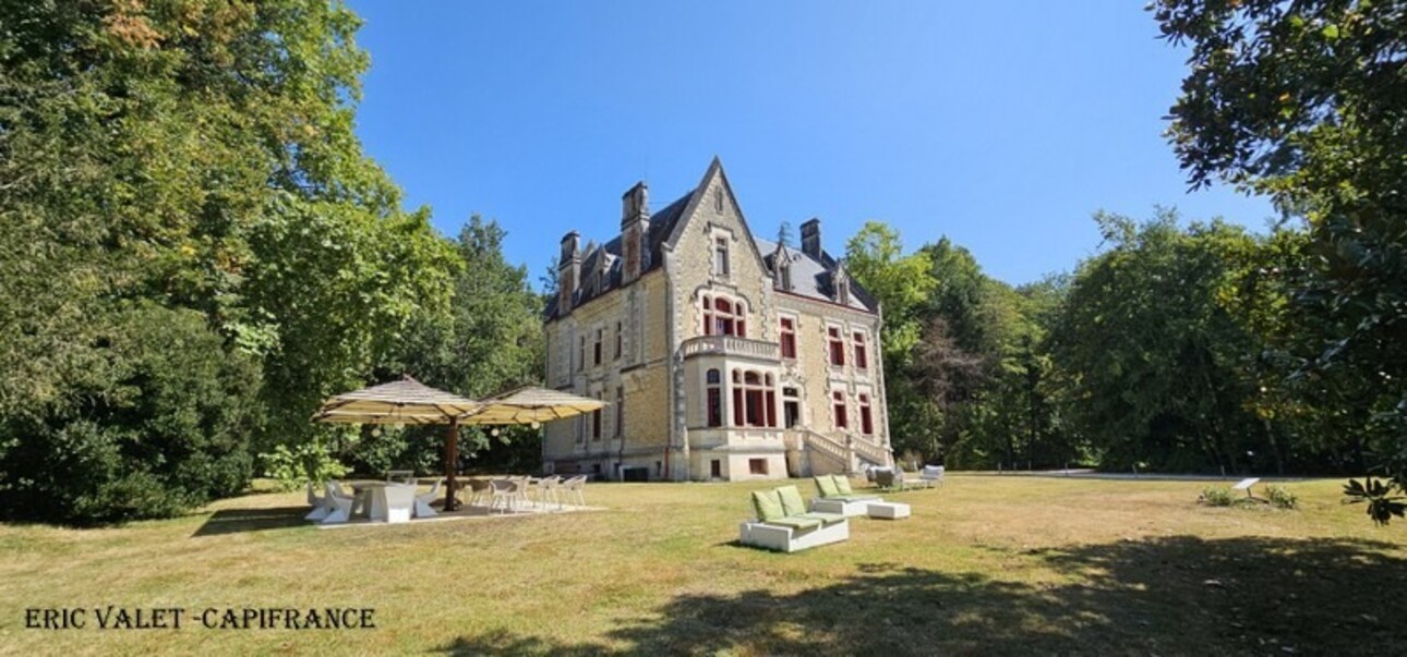 Photos 1 - Prestigious - TUDOR STYLE CHATEAU near SAINT EMILION - 620m2 LIVING SPACE - 14 MAIN ROOMS - 6 HECTARES