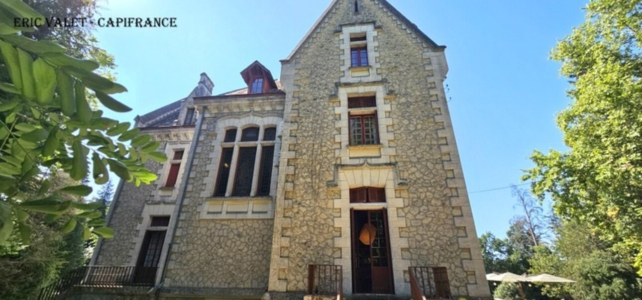 Photos 4 - Prestigious - TUDOR STYLE CHATEAU near SAINT EMILION - 620m2 LIVING SPACE - 14 MAIN ROOMS - 6 HECTARES