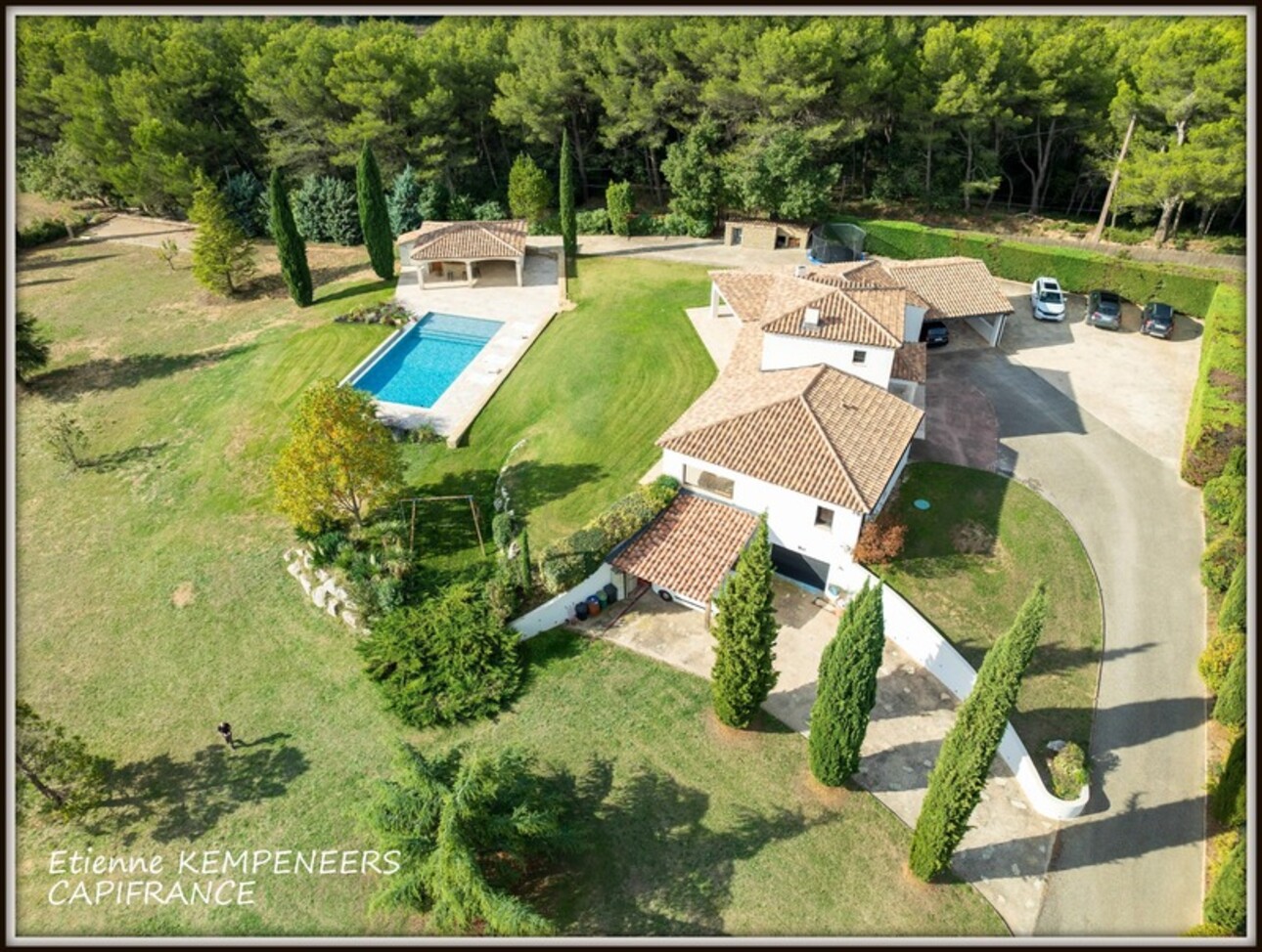 Photos 13 - Prestige - Nouveauté à AURIOL : Grande propriété de 9.200 m2 avec villa de standing de 148 m2 et piscine à débordement