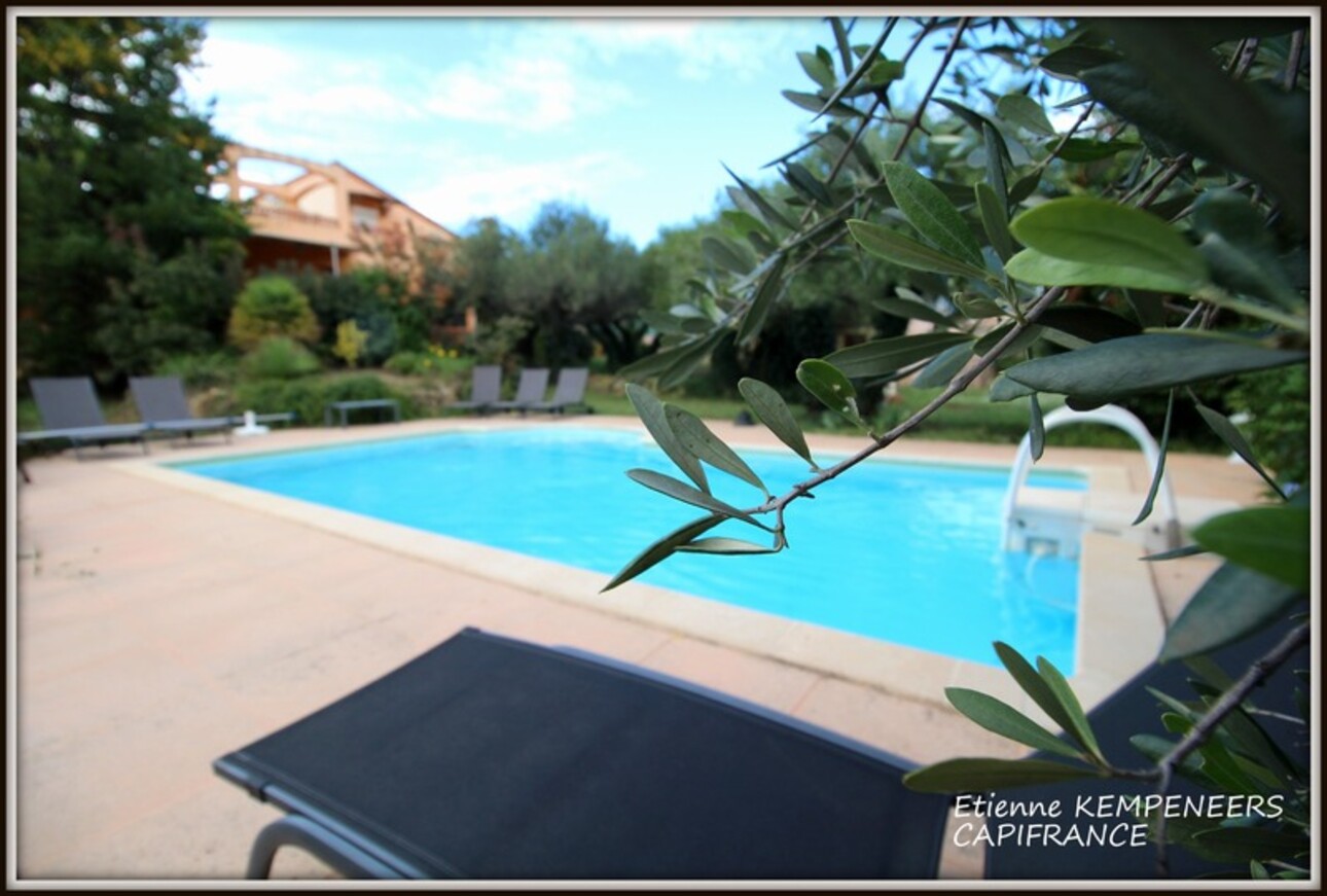 Photos 27 - Prestigious - LORGUES Property of 2,664 m2 with single-storey villa, independent T2, swimming pool and plot to bui