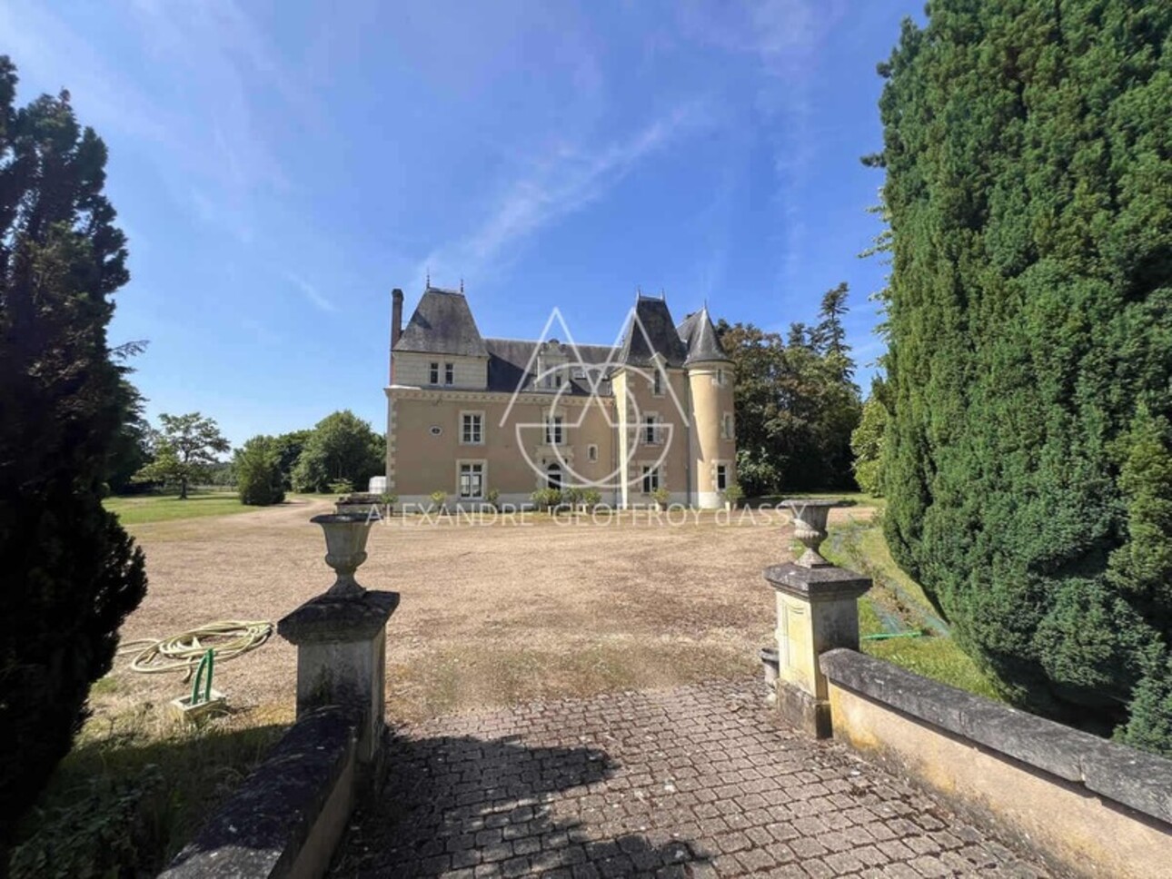 Photos 19 - Équestre - Superbe château du XVI -ème a 25 min de Tours sur 15 ha avec de nombreuses dépendances