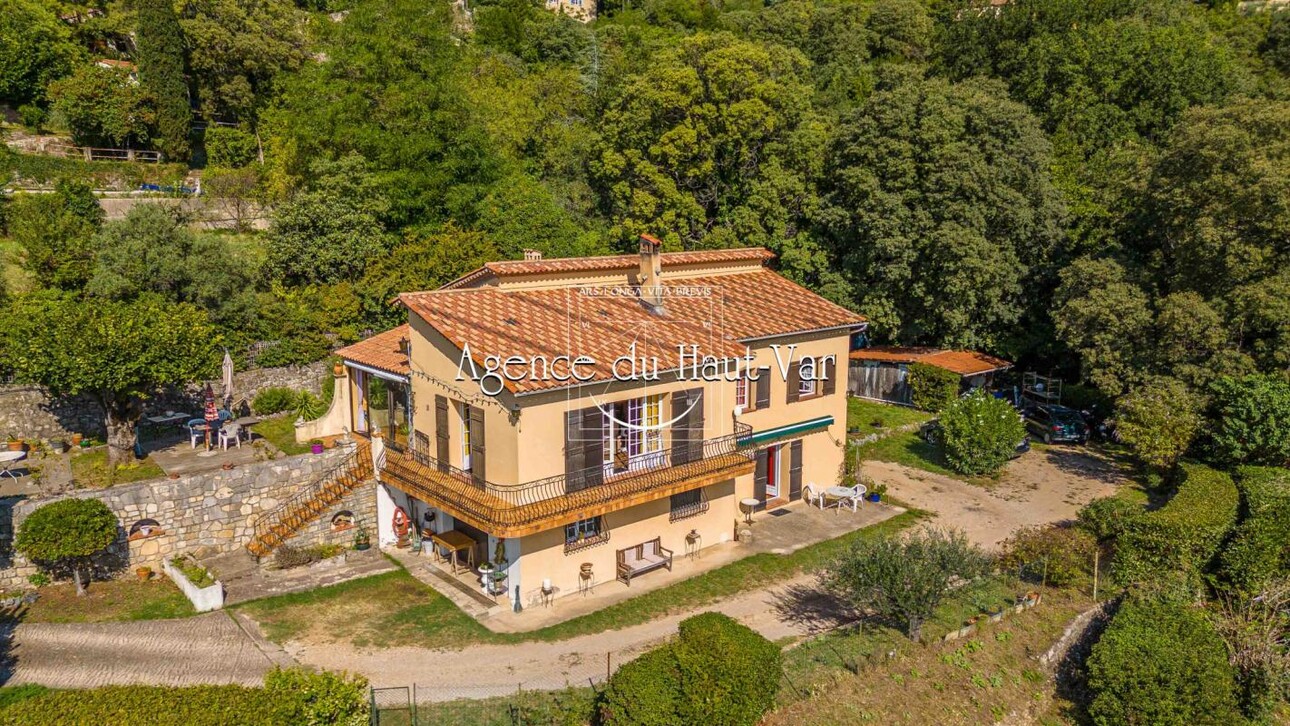 Photos 2 - Prestigious - Beautiful house, in the heart of the village, exceptional vi