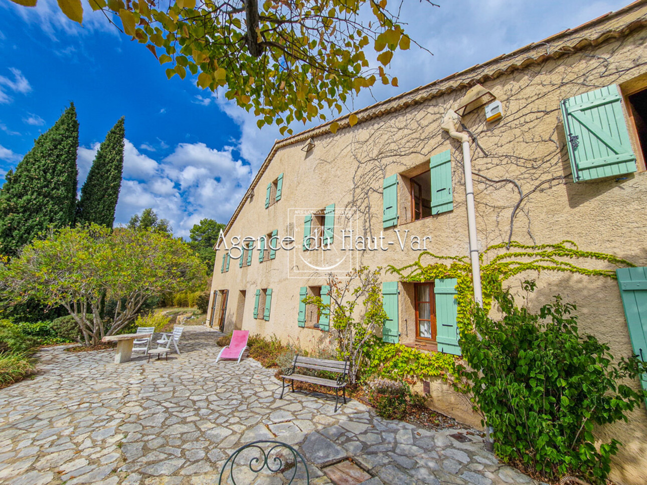 Photos 7 - Prestige - Propriété 7ha, maison de gardien, maison d'amis. Vue excepti