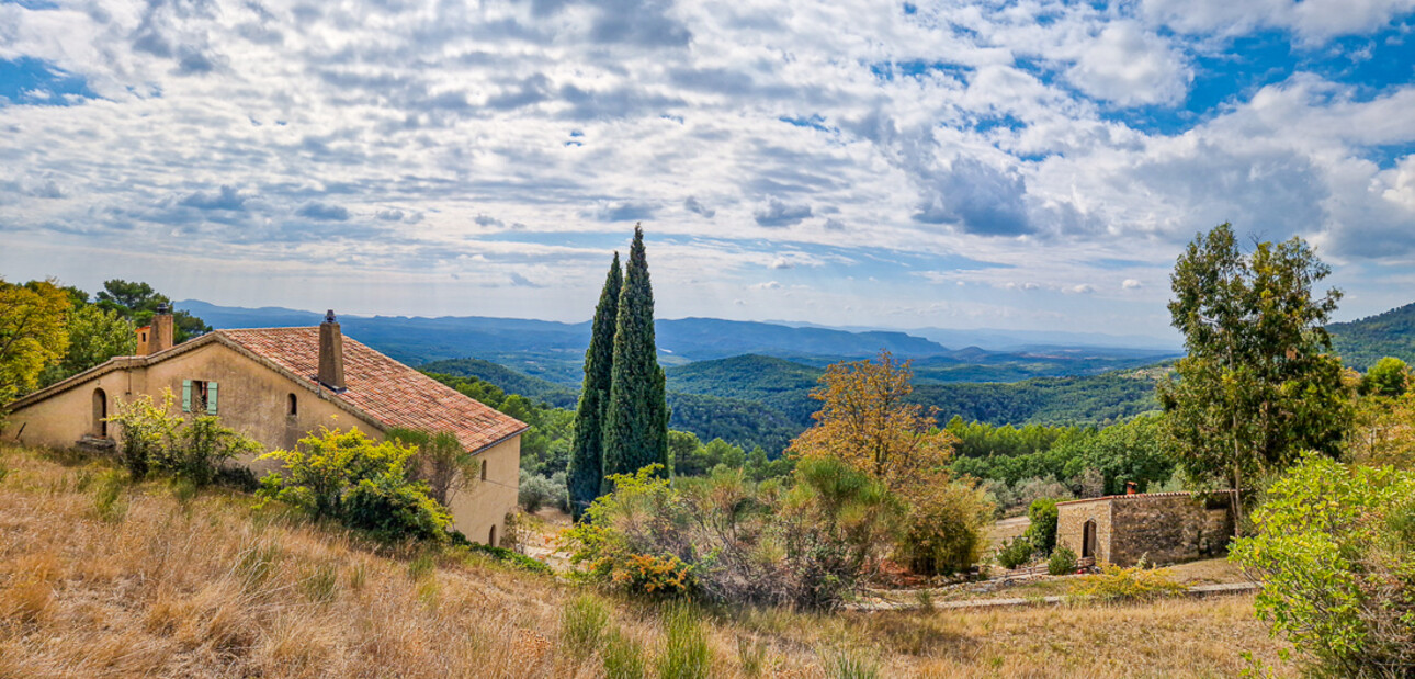 Photos 19 - Prestige - Propriété 7ha, maison de gardien, maison d'amis. Vue excepti