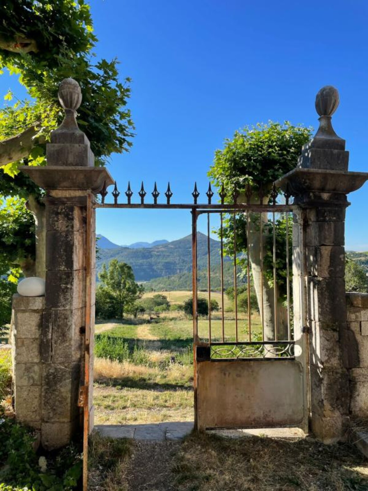 Photos 26 - Prestige - CHATEAU DU XVII ème siècle avec un panorama exceptionnel sur