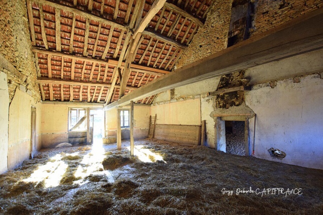 Photos 3 - Tourist - Dpt Saône et Loire (71), for sale near SAINT GENGOUX LE NATIONAL semi-detached barn to renovate