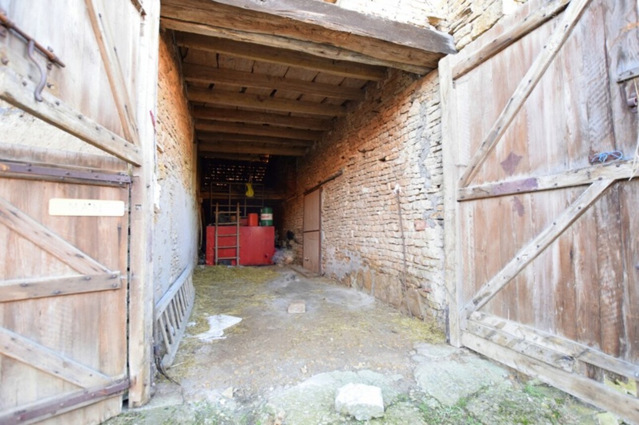 Photos 4 - Tourist - Dpt Saône et Loire (71), for sale near SAINT GENGOUX LE NATIONAL semi-detached barn to renovate