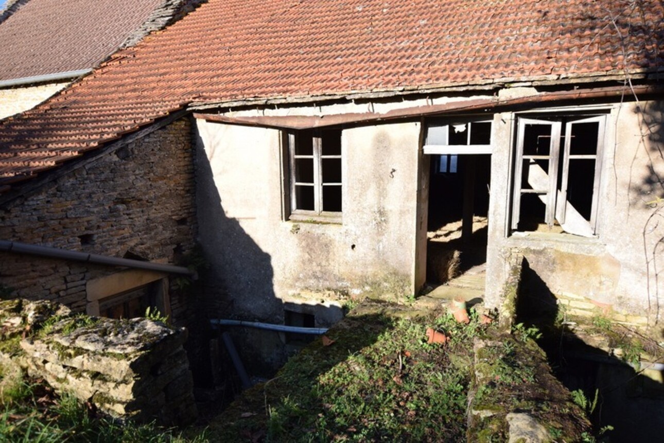 Photos 10 - Tourist - Dpt Saône et Loire (71), for sale near SAINT GENGOUX LE NATIONAL semi-detached barn to renovate