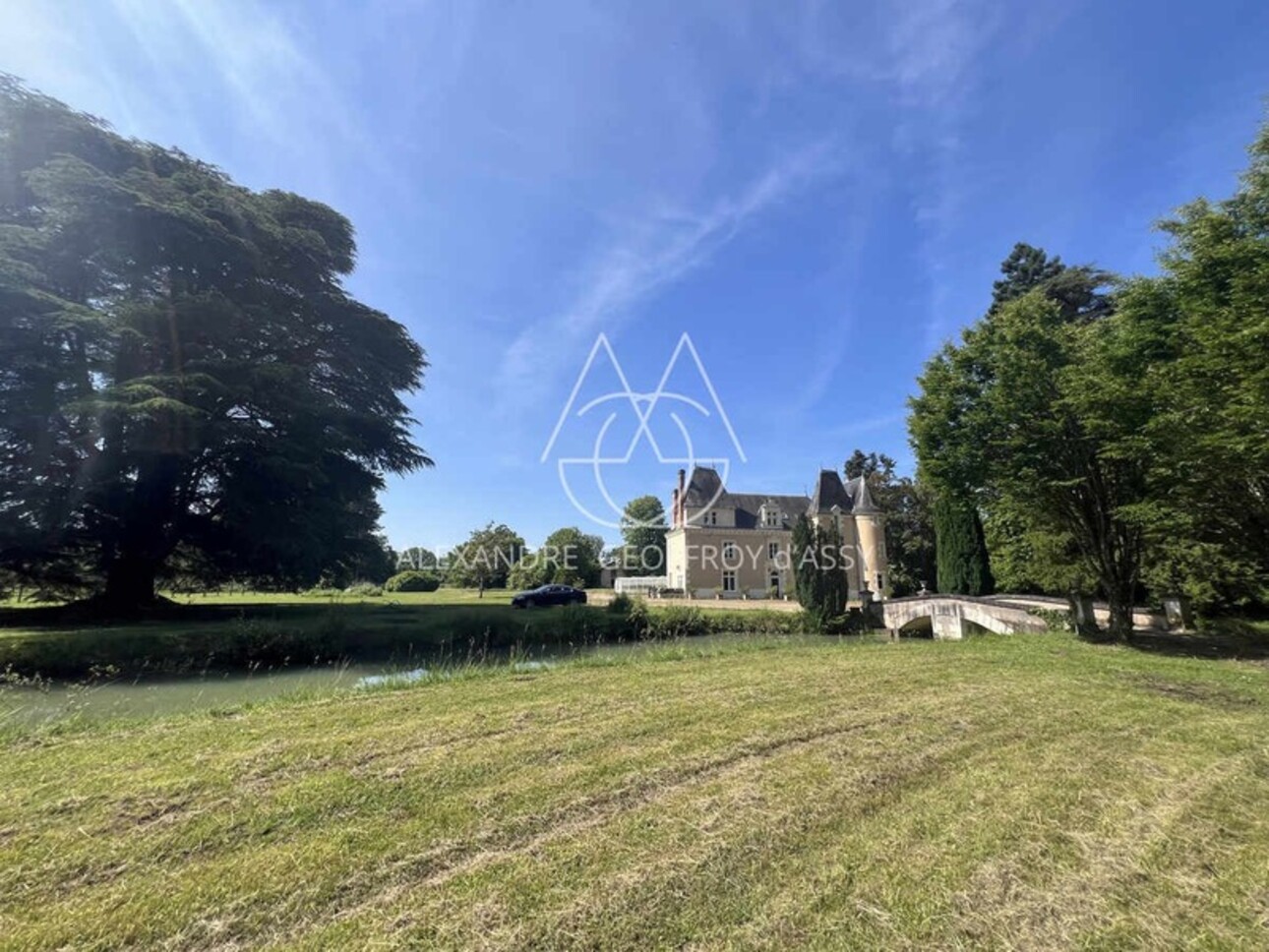 Photos 4 - Équestre - Superbe château du XVI -ème a 25 min de Tours sur 15 ha avec de nombreuses dépendances